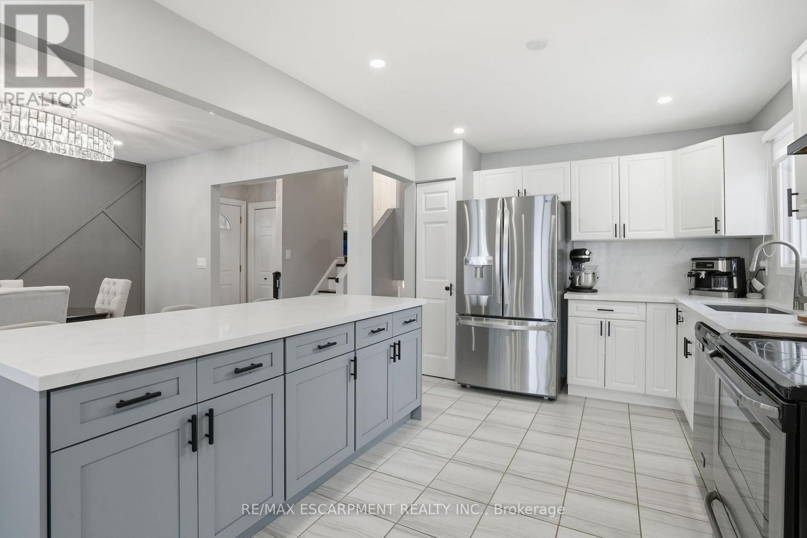 95 Chilton Drive, Hamilton, Ontario  L8J 1L8 - Photo 9 - X13872024