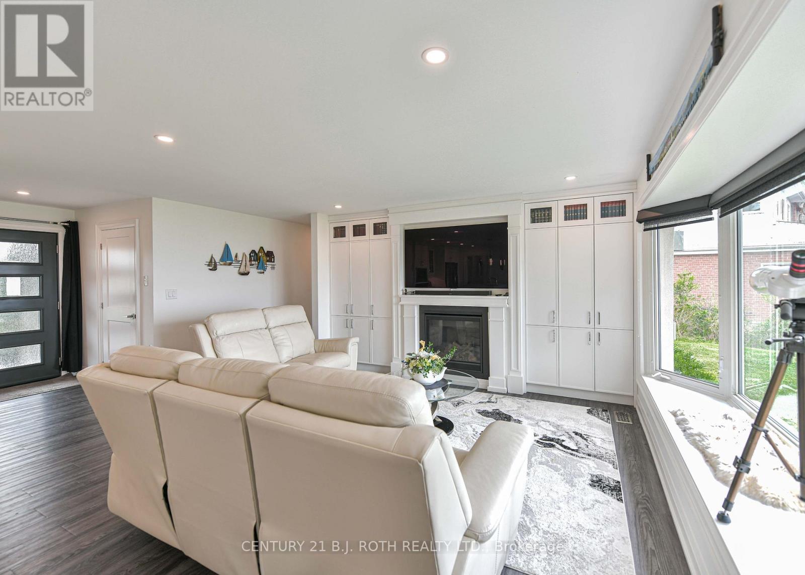 91 Moon Point Drive, Oro-Medonte, Ontario  L3V 0R8 - Photo 10 - S13663358