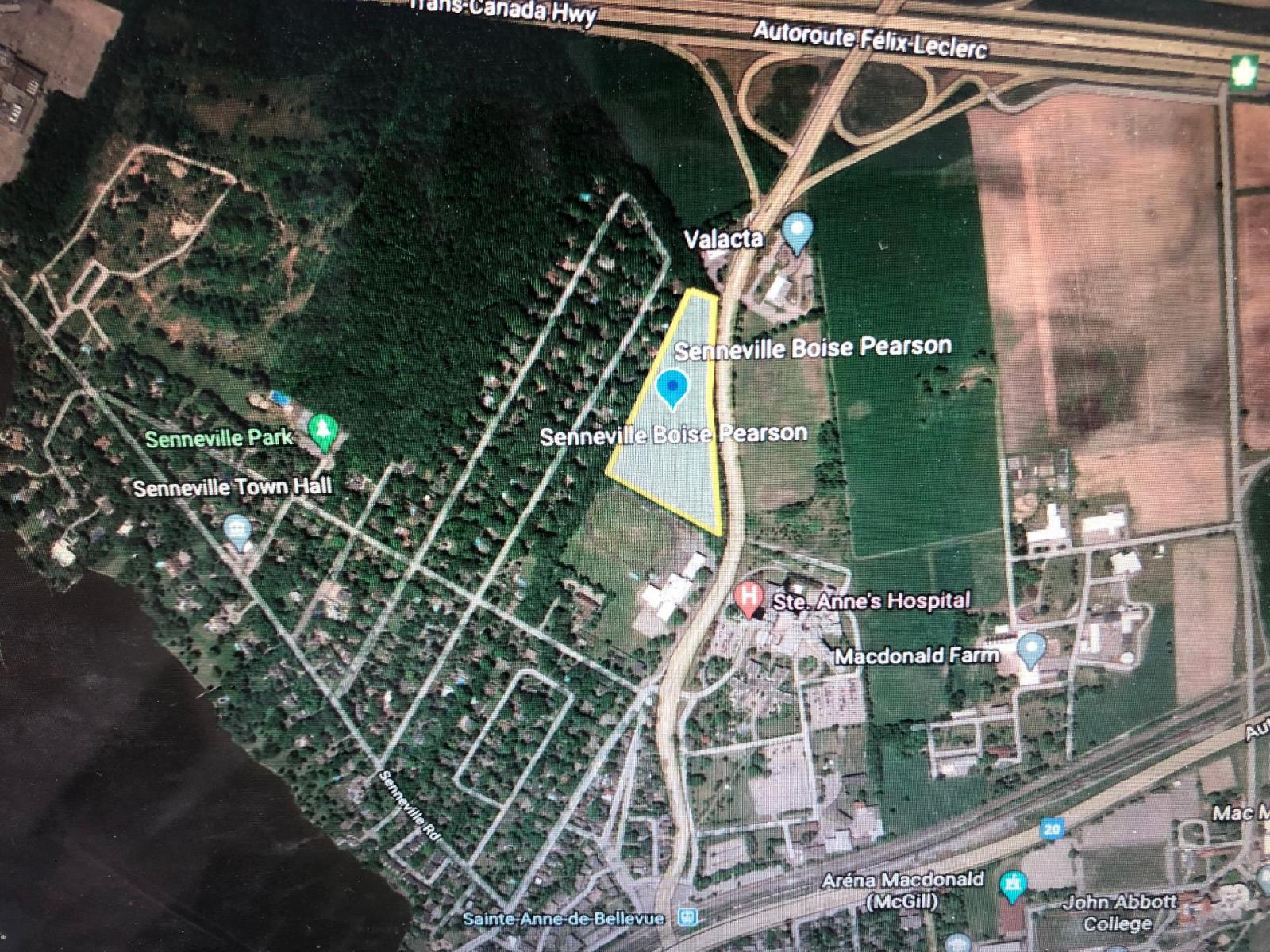 11 Av. Pearson Senneville Quebec Canada H9X3P7 2