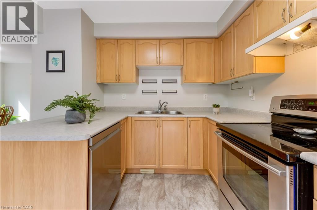 28 Nancroft Crescent, Cambridge, Ontario  N1T 2H2 - Photo 5 - 40869007