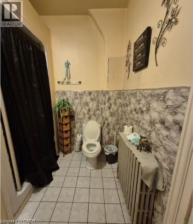 20 Carleton Street N, Thorold, Ontario  L2V 2A4 - Photo 11 - 40869507