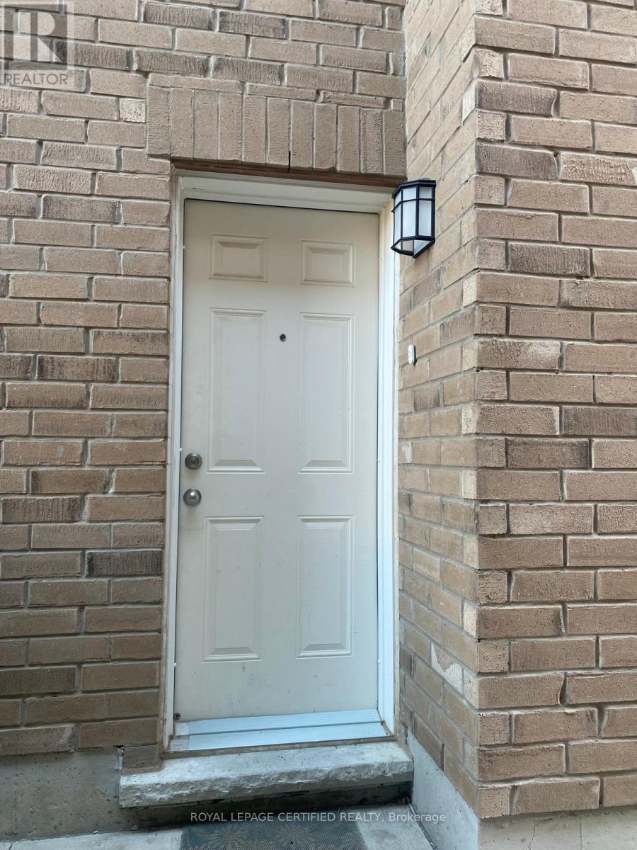 33 Truro Circle, Brampton, Ontario  L7A 0C4 - Photo 10 - W13790556