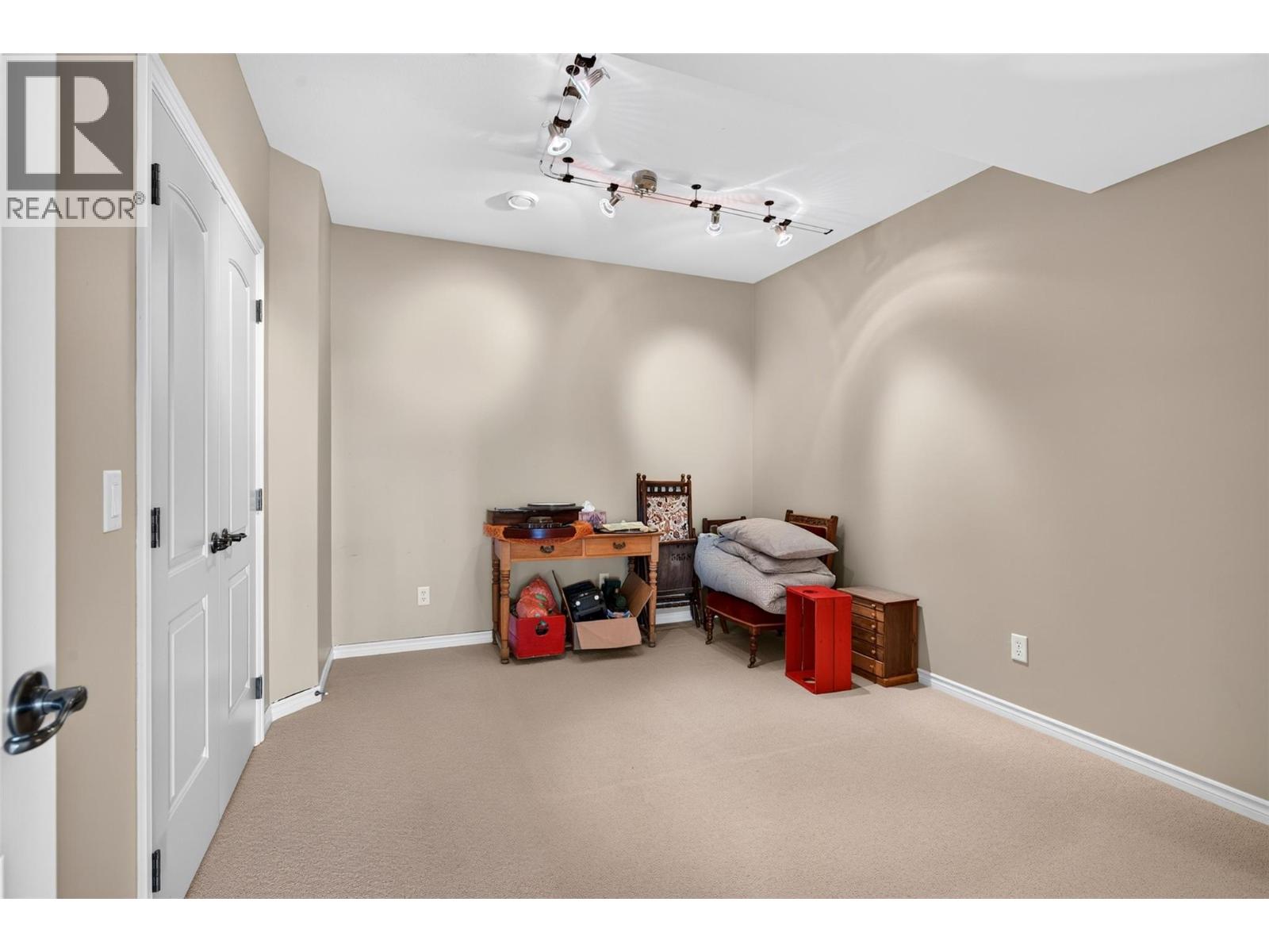 3800 Gallaghers Pinnacle Way Unit# 21