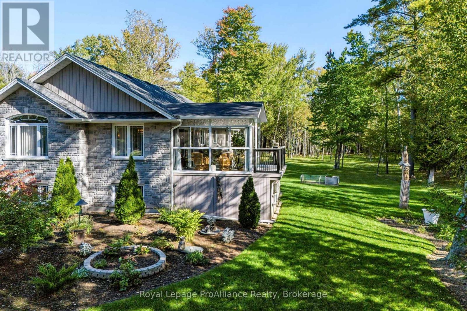 21502 Loyalist Parkway (Highway 33) Parkway, Prince Edward County, Ontario  K0K 1L0 - Photo 22 - X13872100