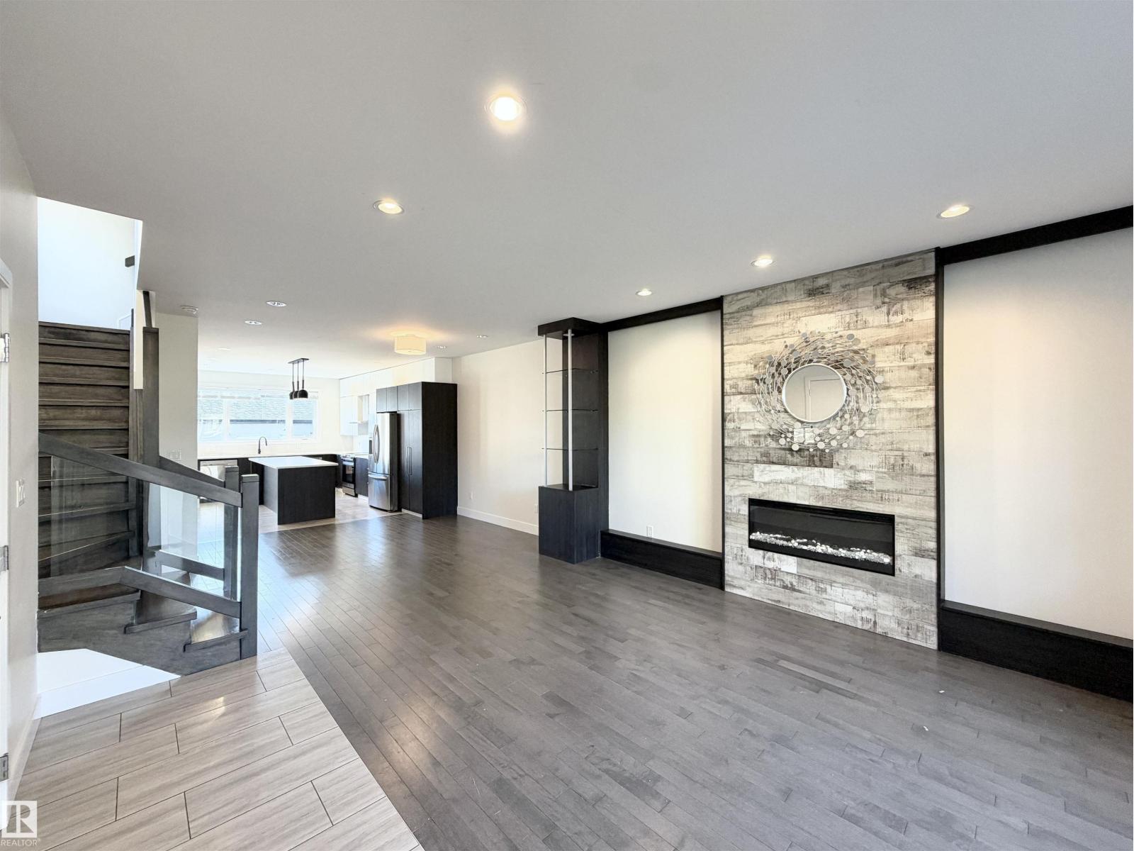 11127 77 AV NW Edmonton Alberta Canada T6G0L5 5