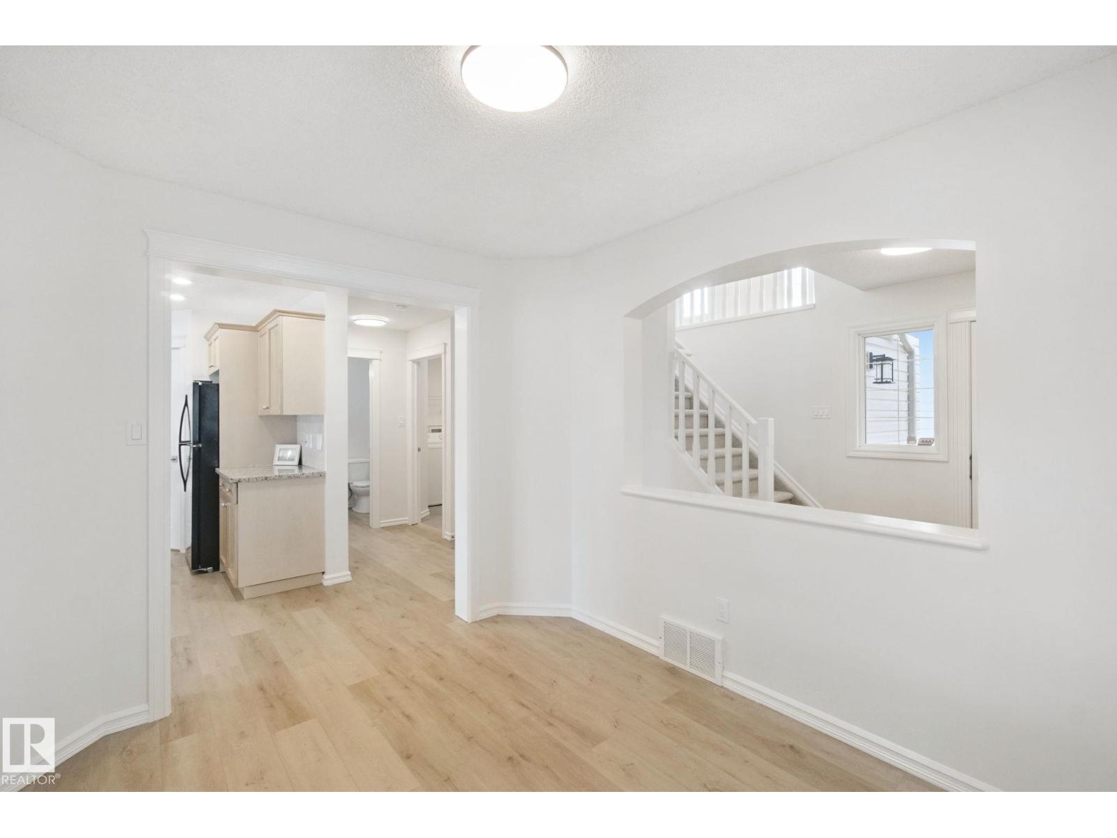 20420 56 AV NW