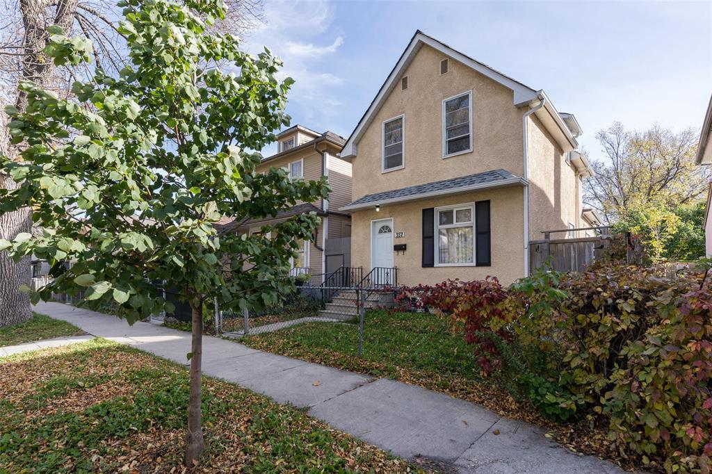 357 Simcoe Street, Winnipeg, Manitoba R3G 1W2 - Photo 1 - 202624980