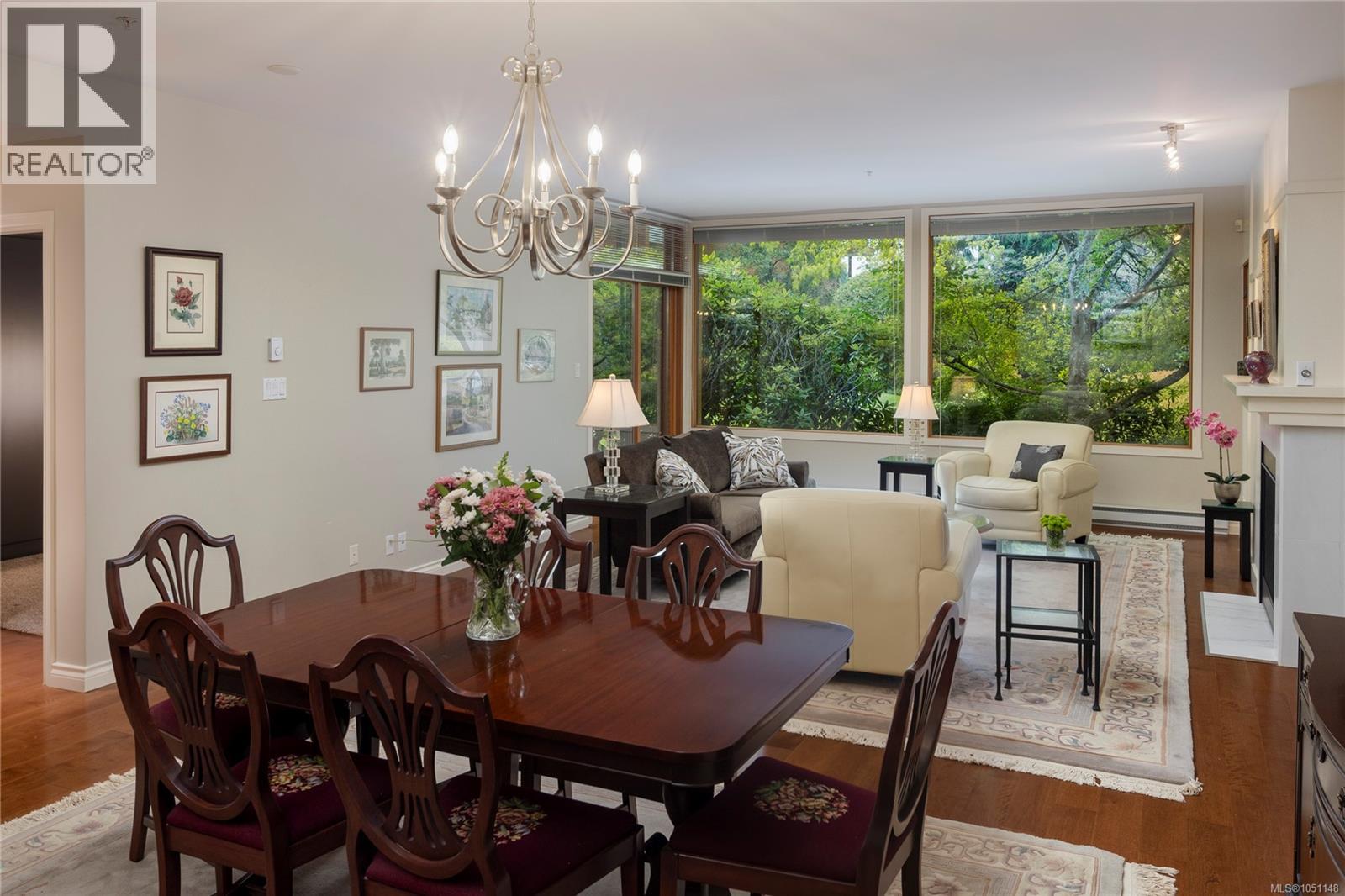 106 5329 Cordova Bay Rd