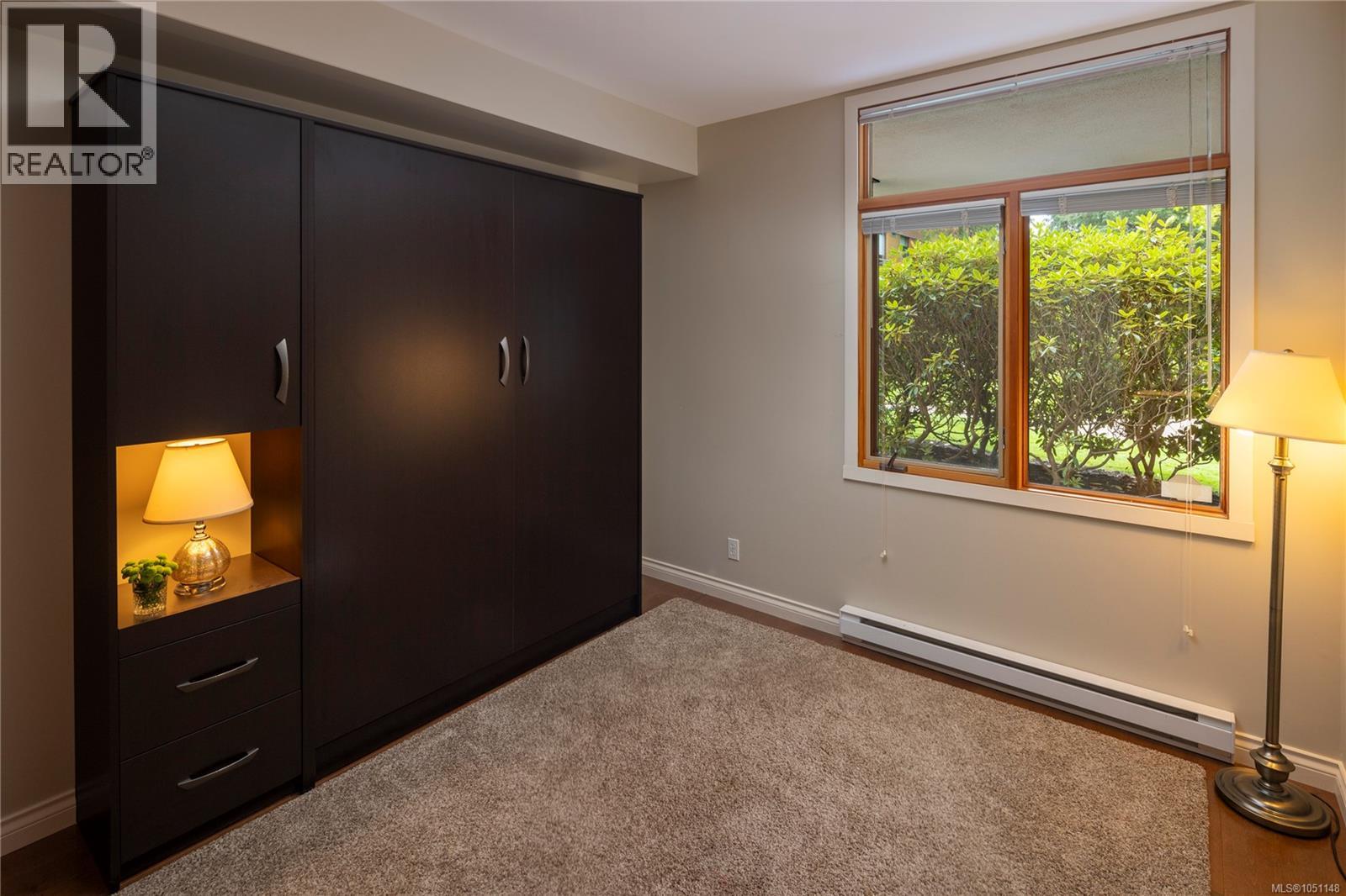 106 5329 Cordova Bay Rd