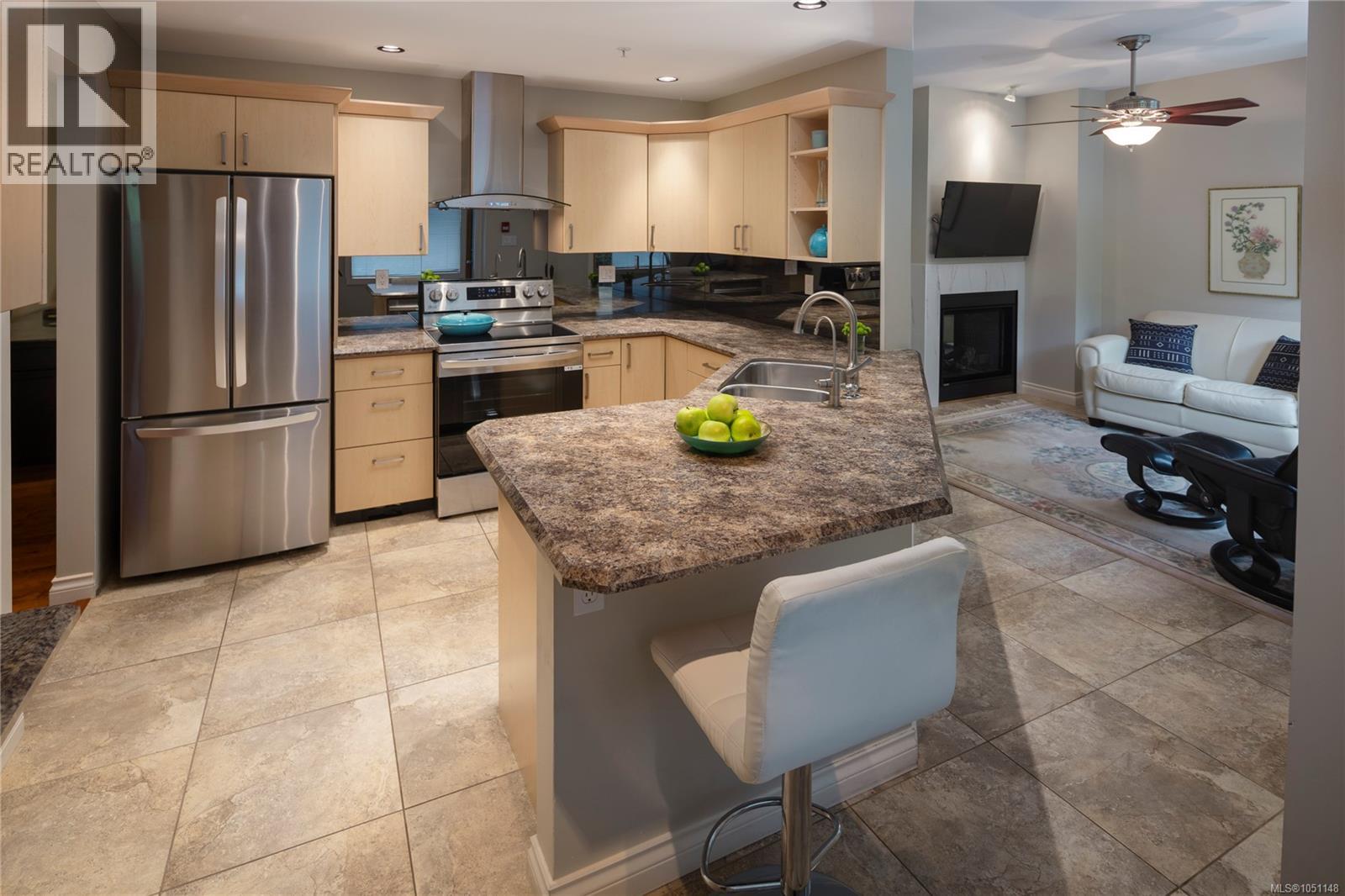 106 5329 Cordova Bay Rd