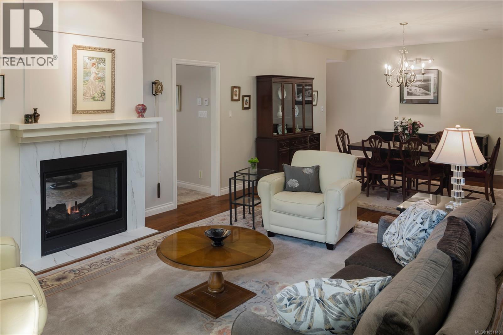 106 5329 Cordova Bay Rd