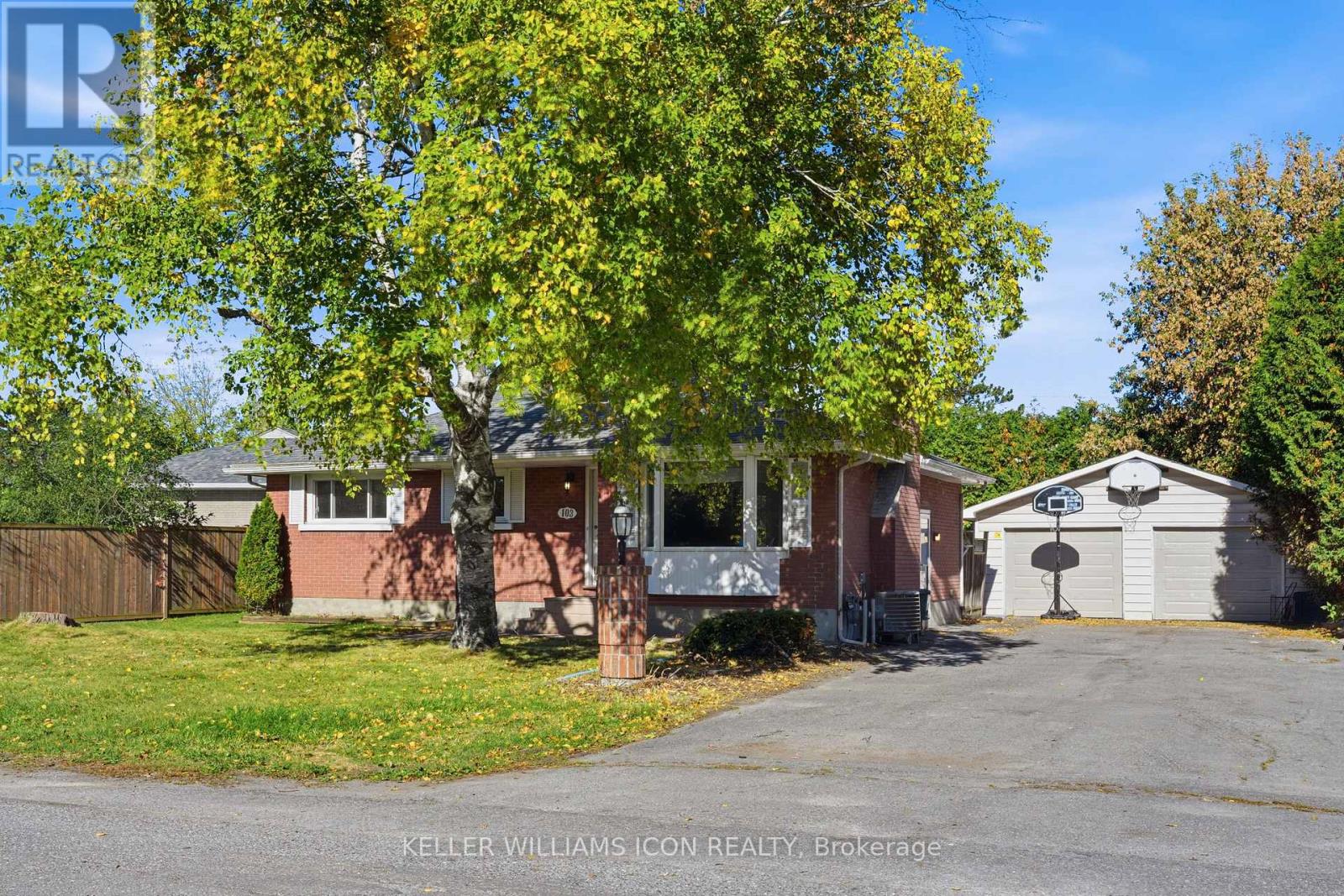103 Harris Place, Ottawa, Ontario  K2G 2P7 - Photo 2 - X13872080