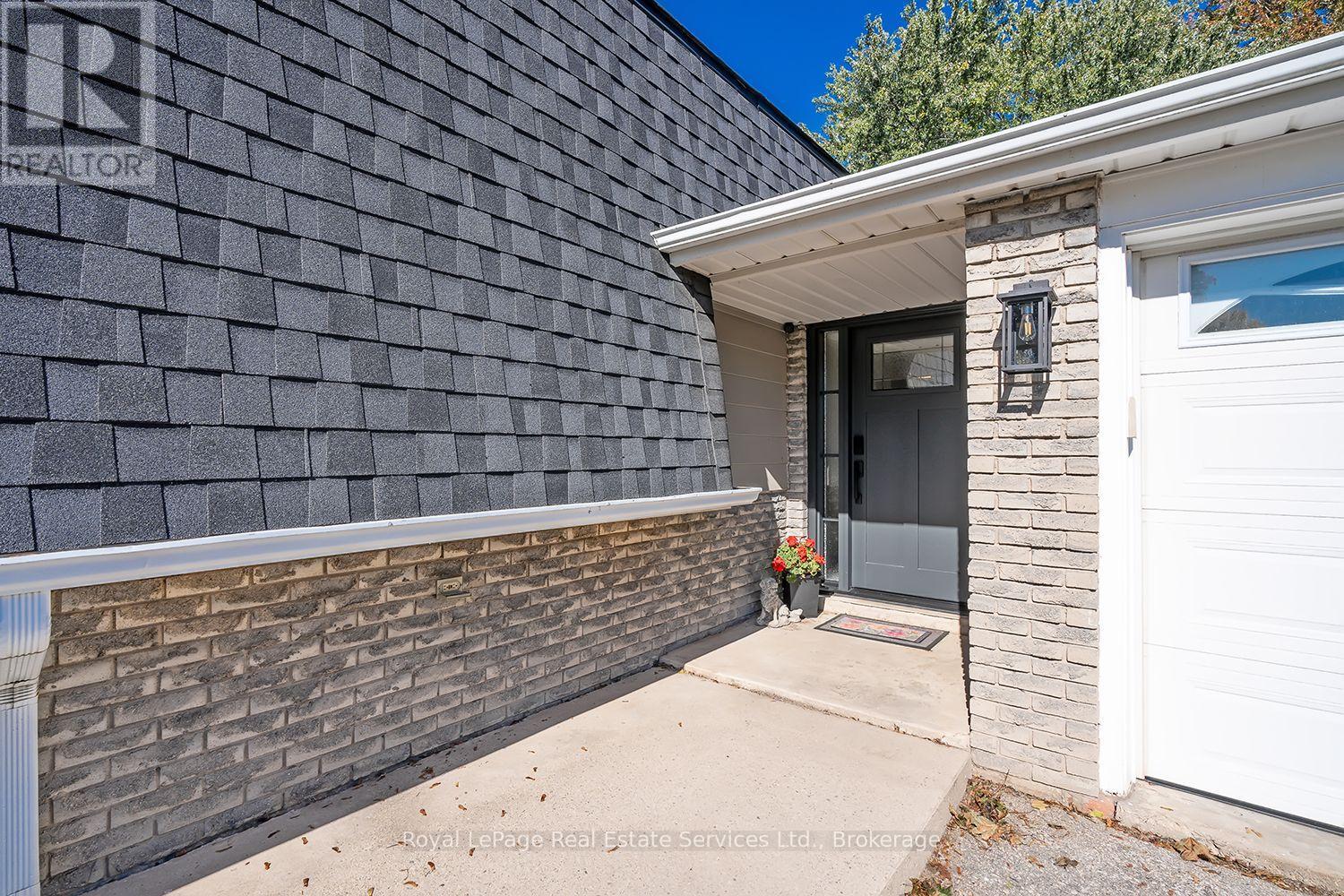 531 Cumberland Avenue, Burlington, Ontario  L7N 2X3 - Photo 2 - W13872116