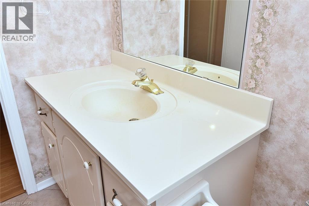81 Aylmer Crescent, Stoney Creek, Ontario  L8J 1J9 - Photo 30 - 40869732