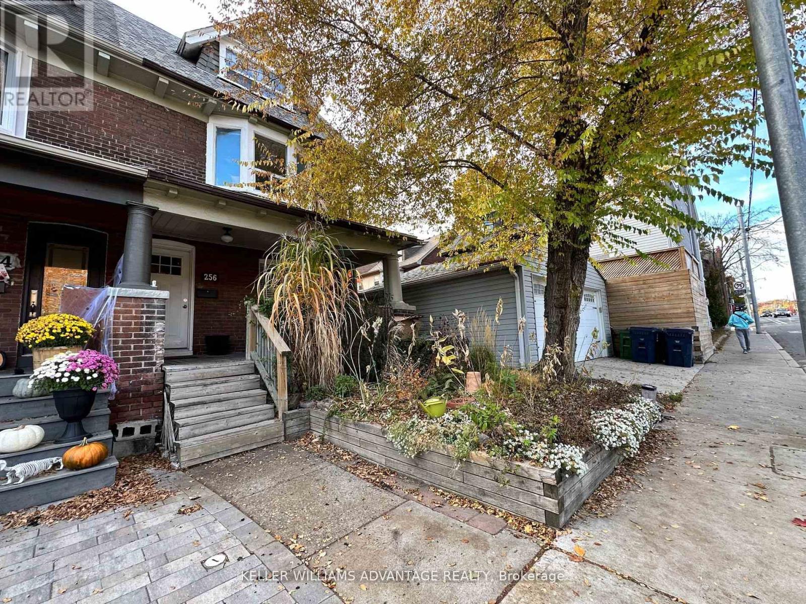 LOWER - 256 WOODBINE AVENUE