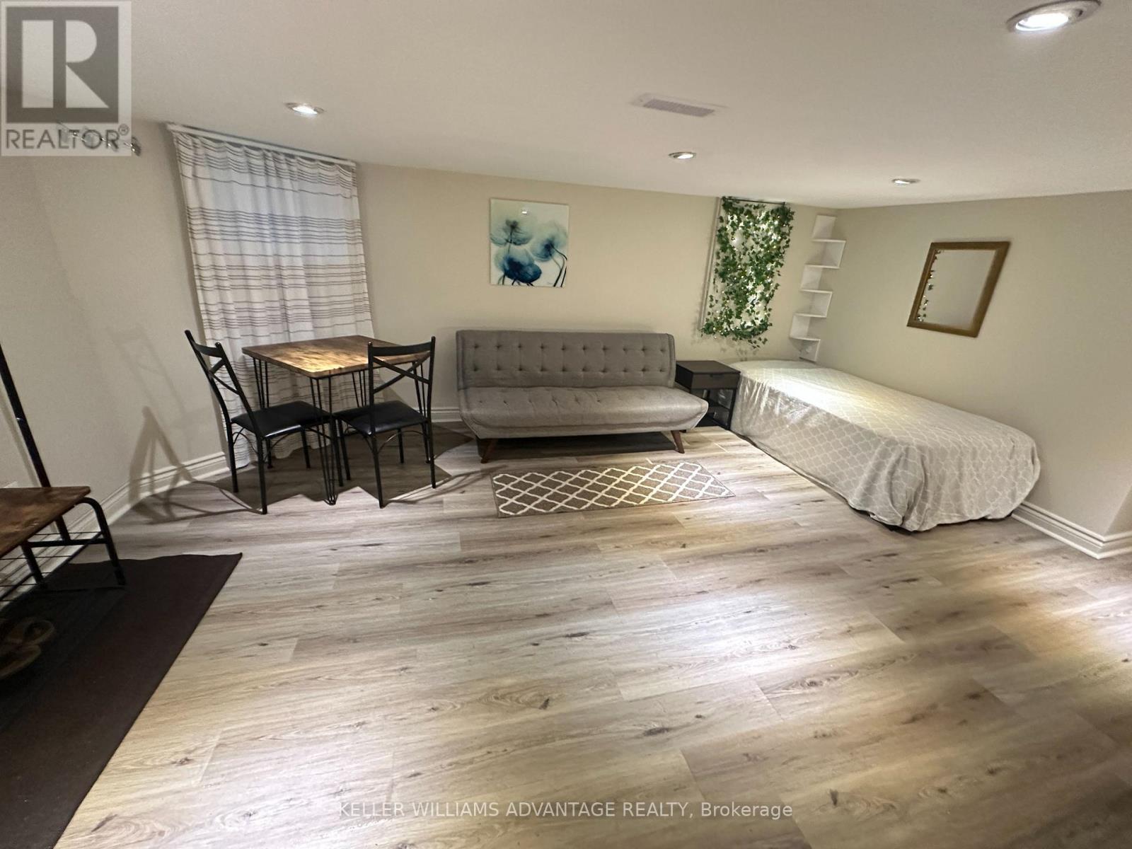 LOWER - 256 WOODBINE AVENUE