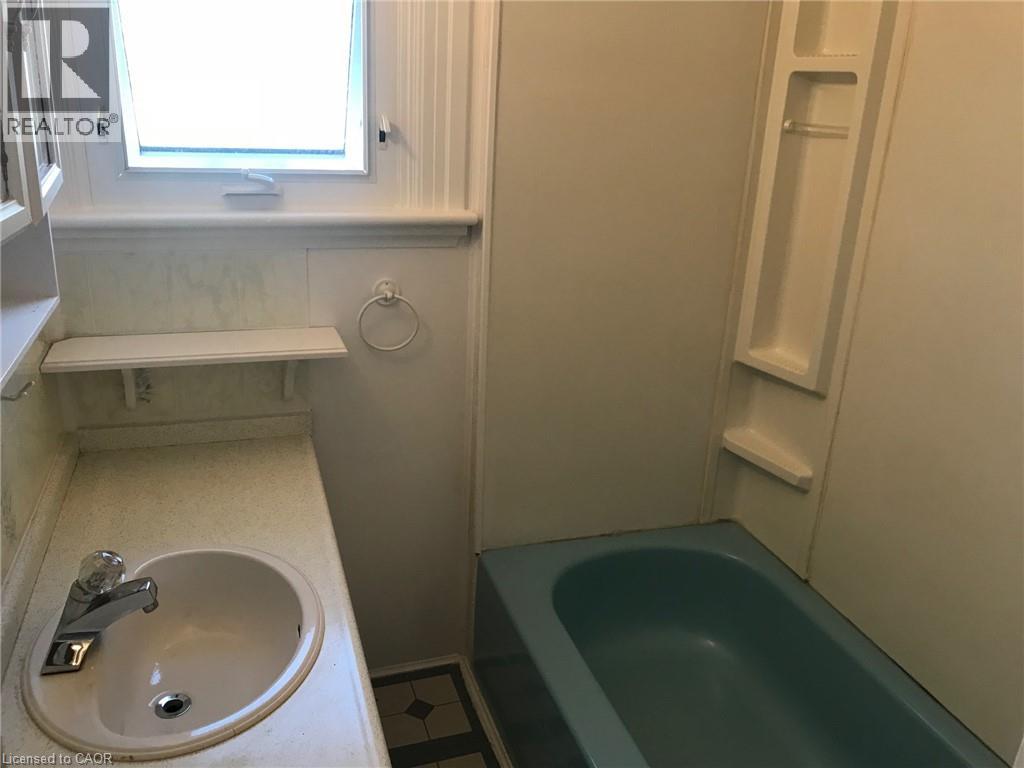 172 Nelson Street Unit# 2, Brantford, Ontario  N3S 4B3 - Photo 15 - 40869691