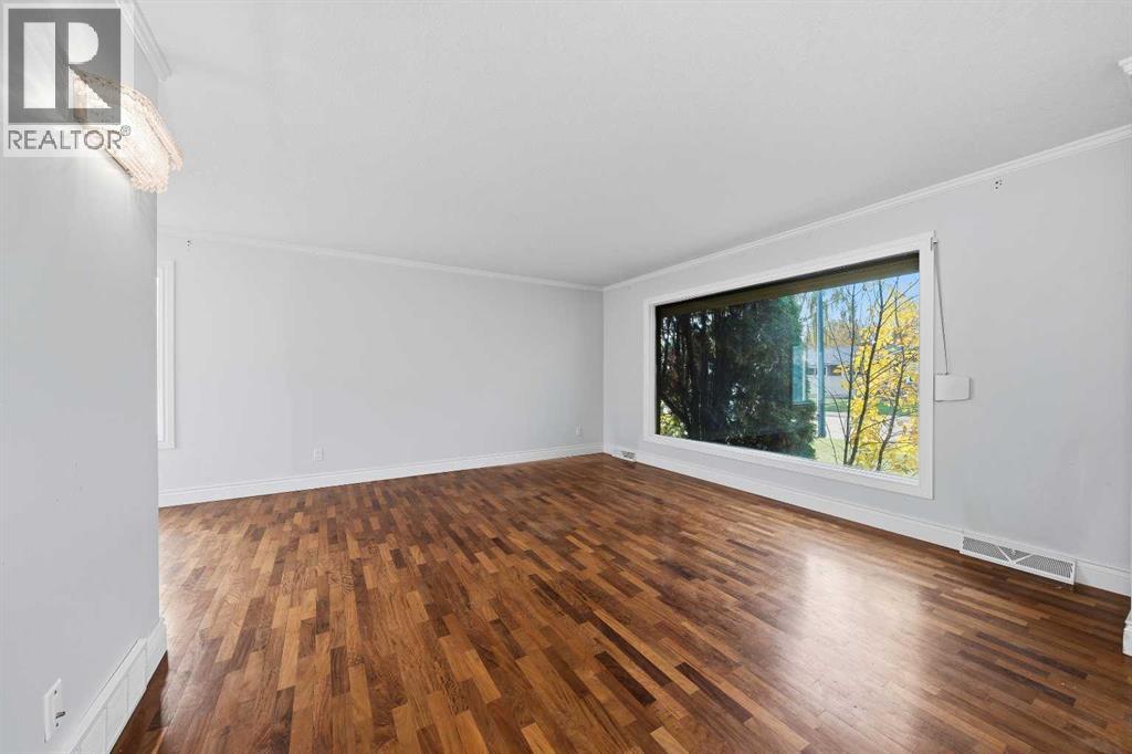 7412 Fleetwood Drive SE, Calgary, Alberta  T2H 0X1 - Photo 3 - A2349626