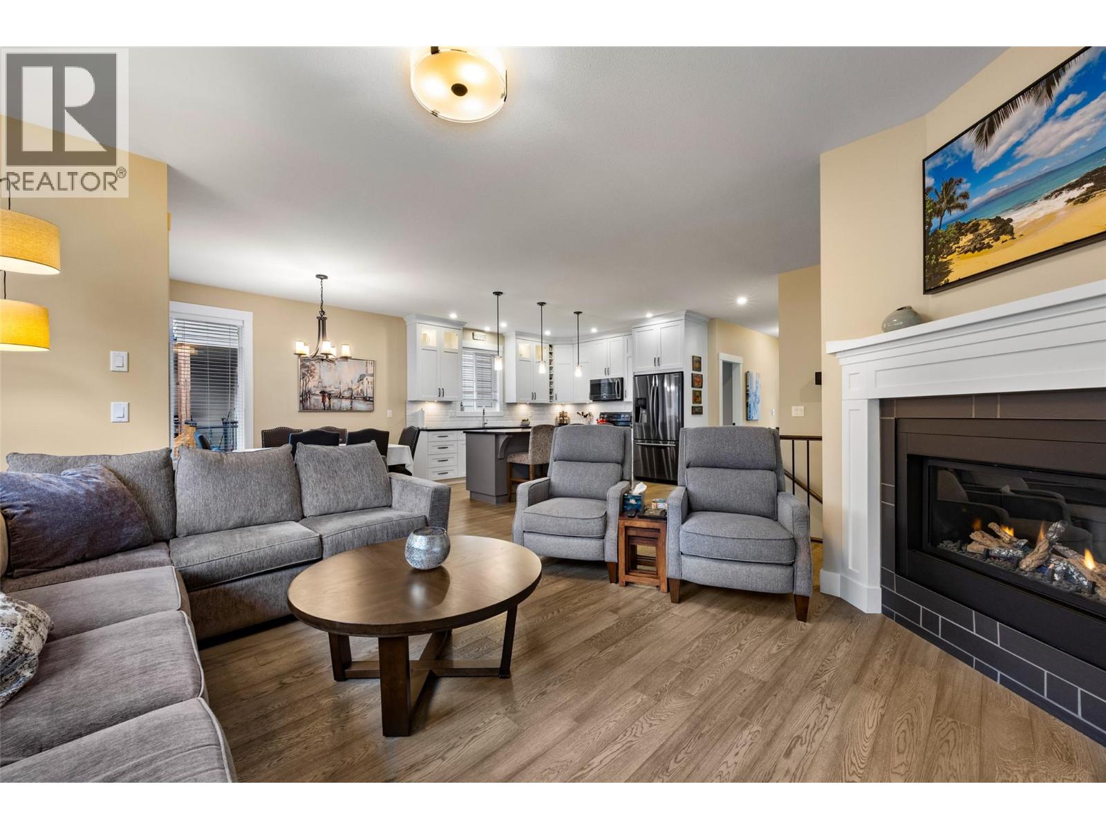 1538 EMERALD Drive
