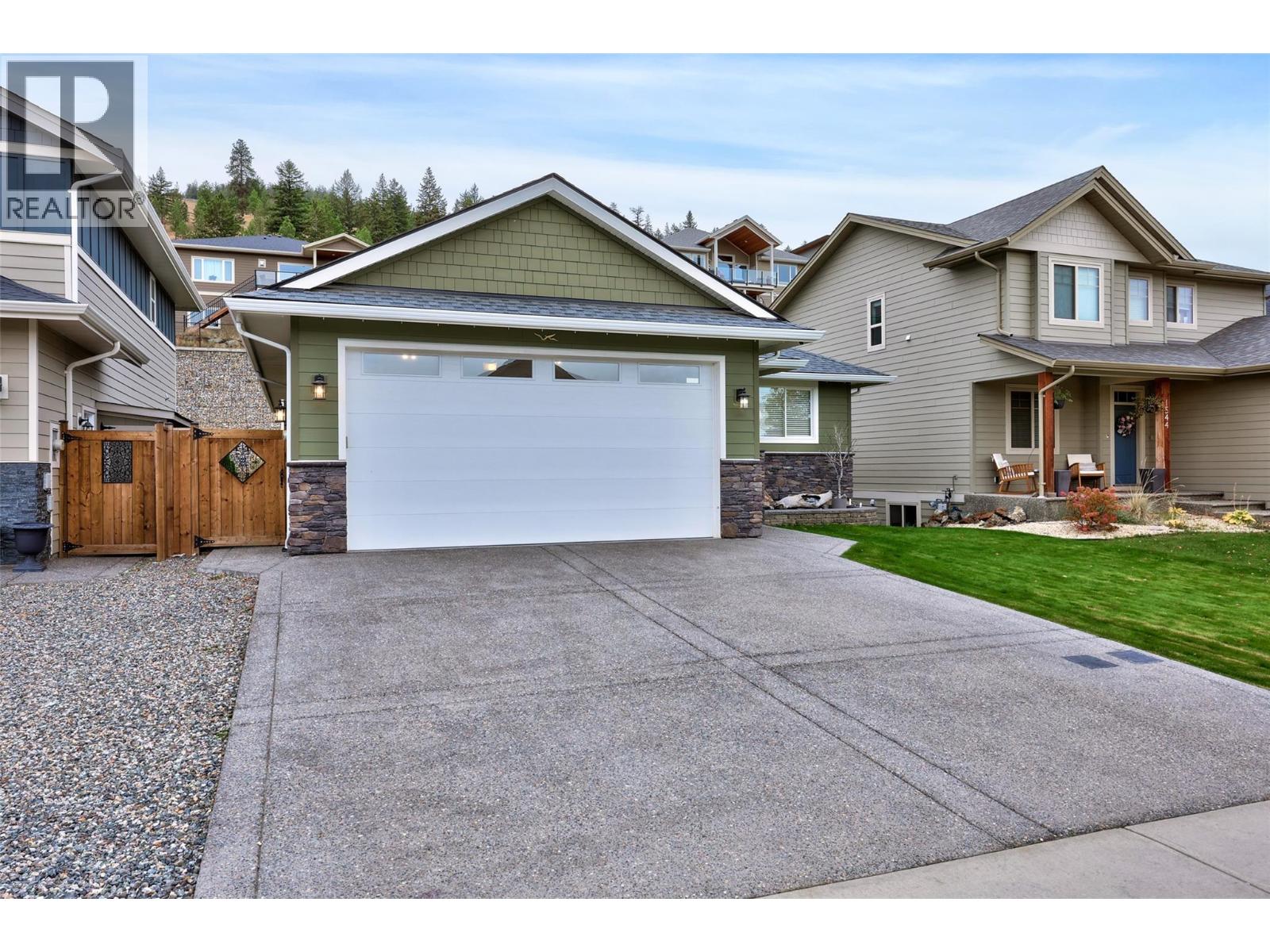 1538 EMERALD Drive