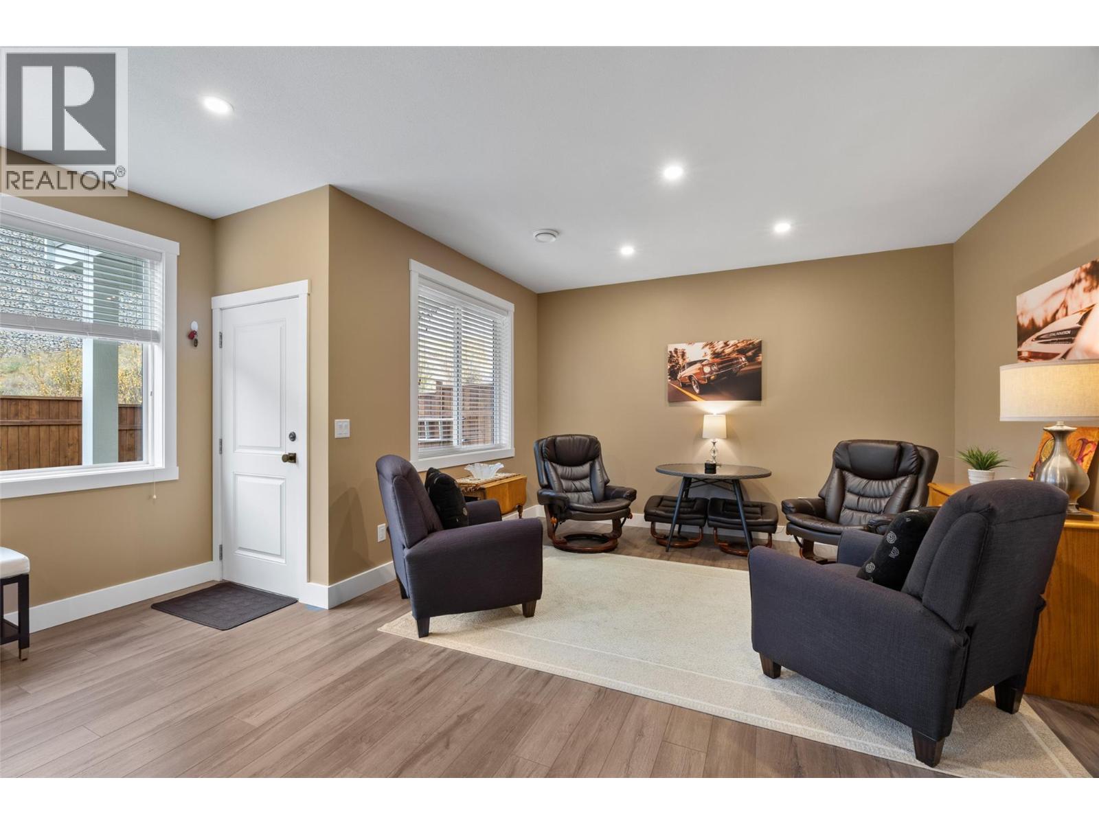1538 EMERALD Drive
