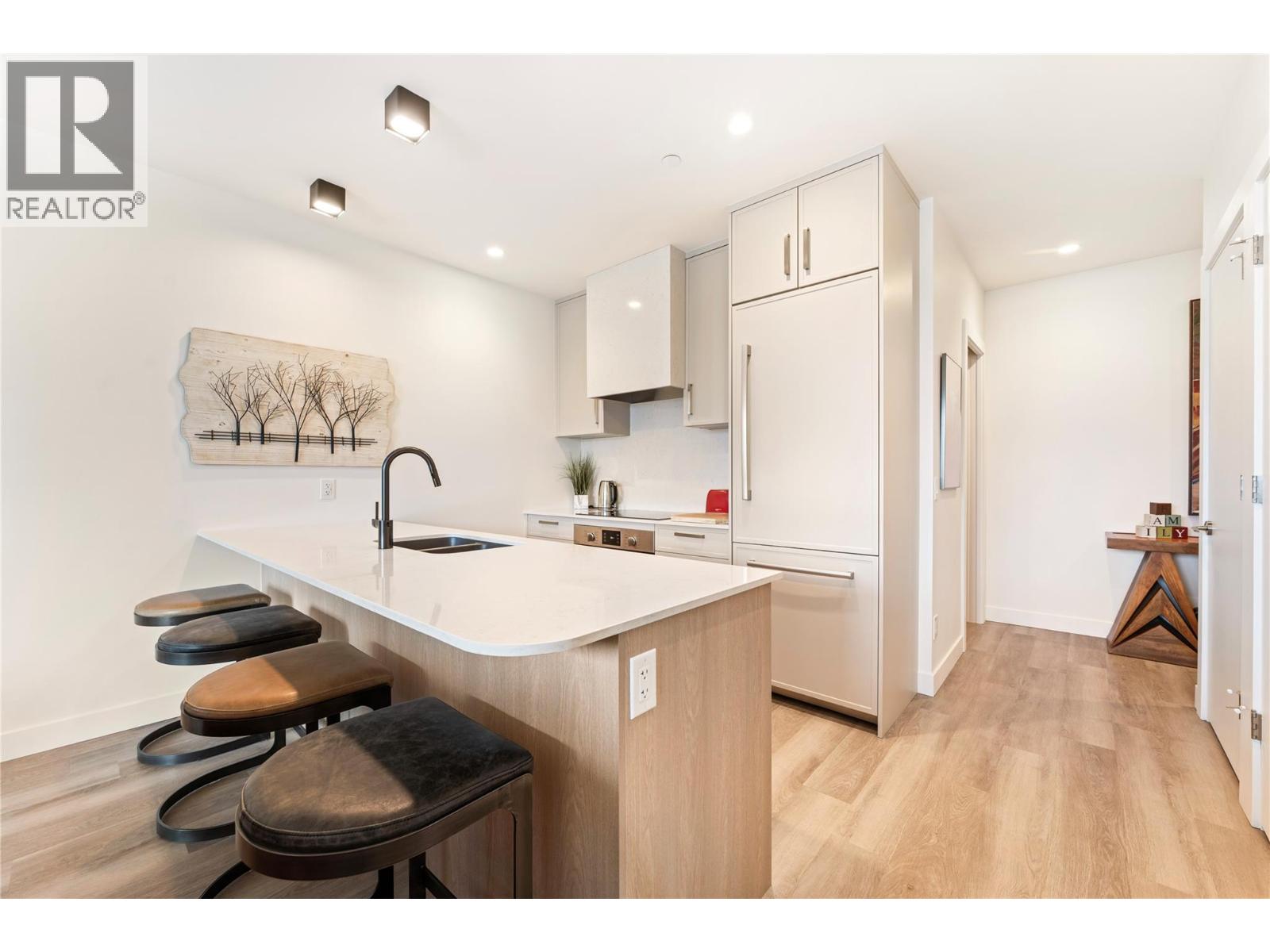3340 Lakeshore Road Unit# 1003