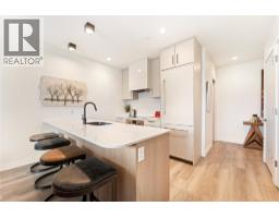 3340 Lakeshore Road Unit# 1003, Kelowna, British Columbia V1W 0H6 - Photo 3 - 10402922