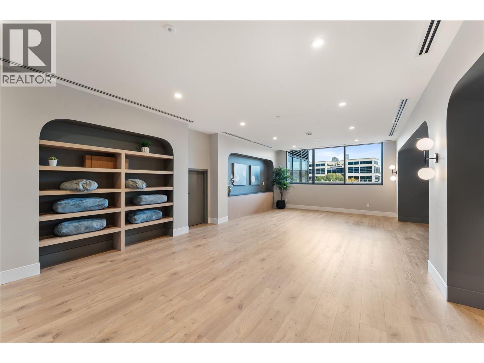 3340 Lakeshore Road Unit# 1003