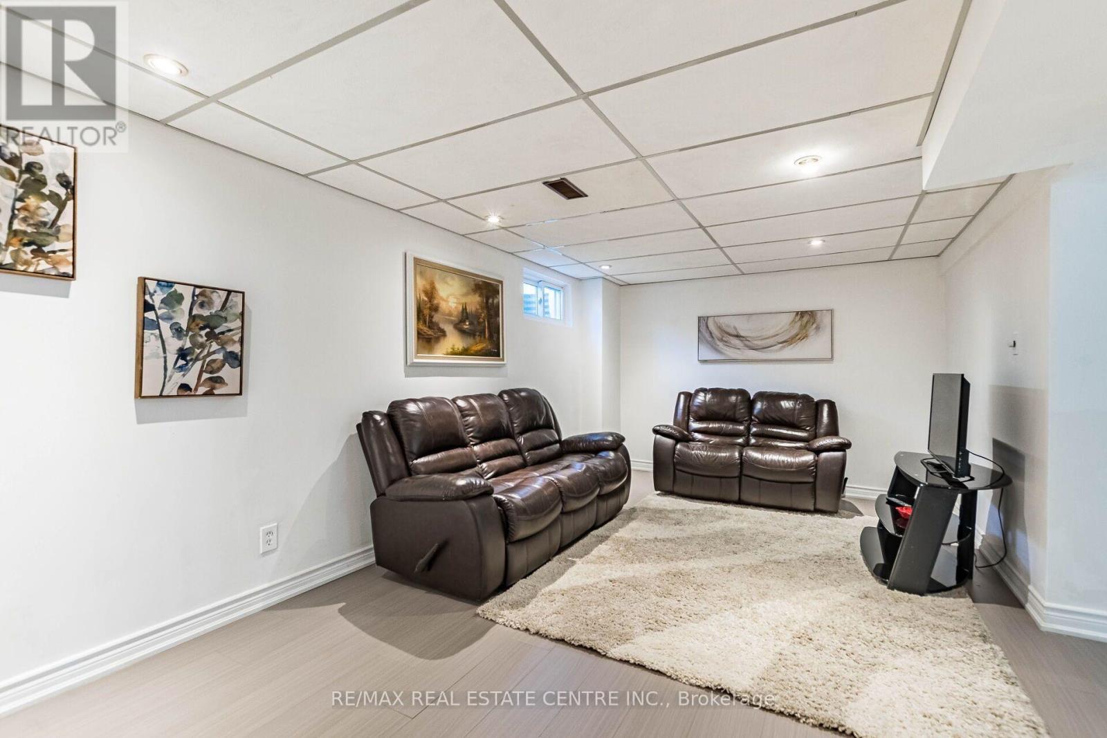1153 Deer Run, Mississauga, Ontario  L5C 3S3 - Photo 31 - W13872090