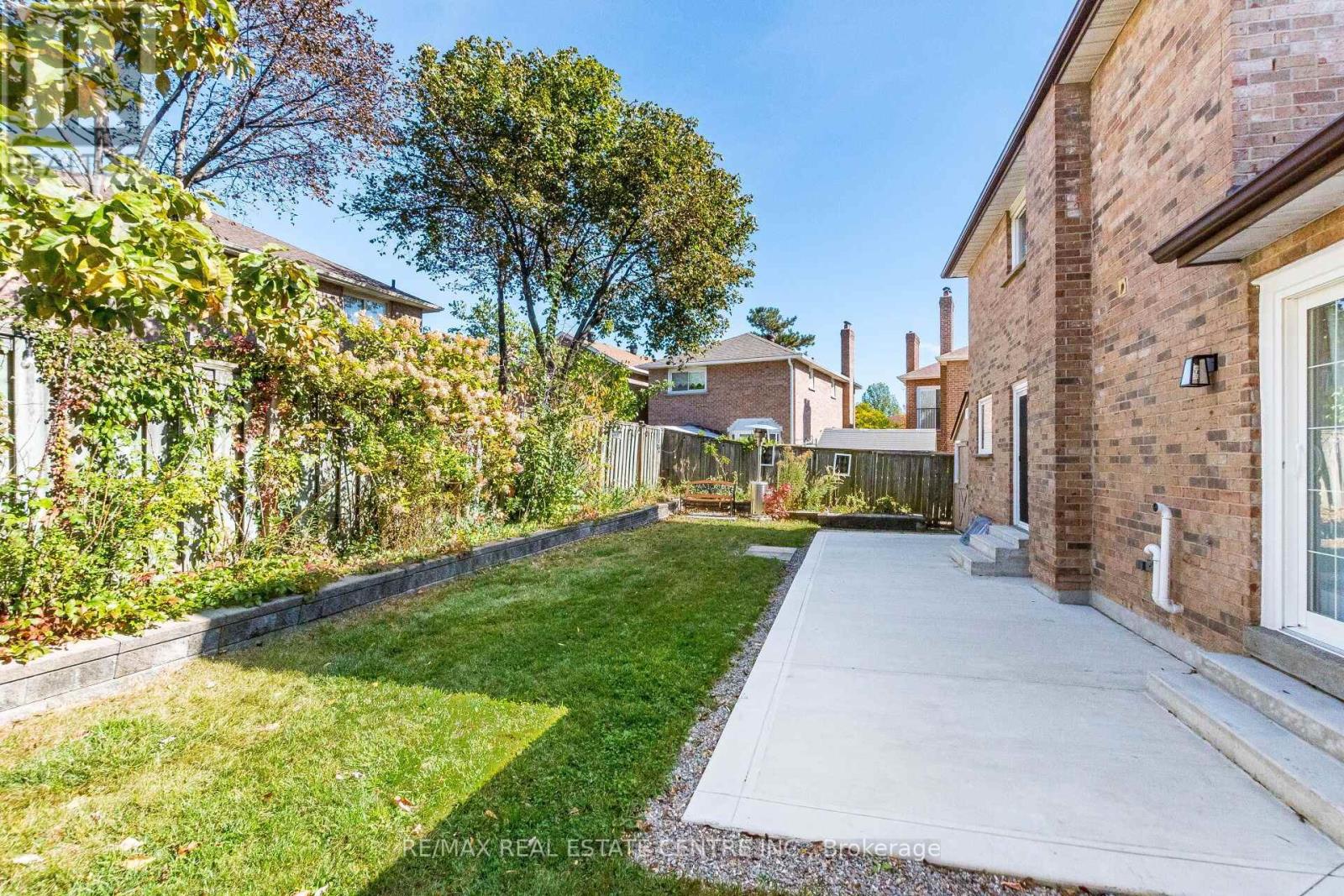 1153 Deer Run, Mississauga, Ontario  L5C 3S3 - Photo 37 - W13872090