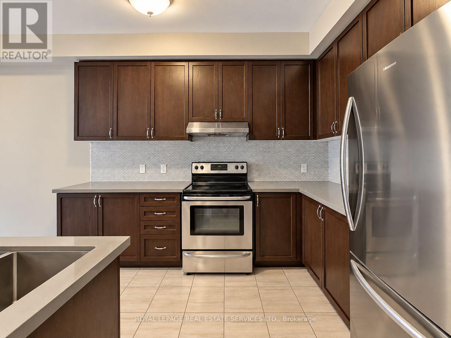 39 Vezna Crescent, Brampton, Ontario  L6X 5K5 - Photo 6 - W13786136