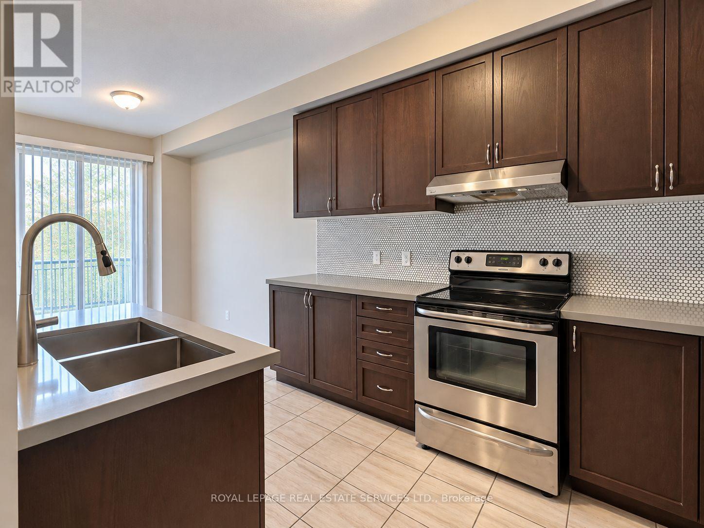 39 Vezna Crescent, Brampton, Ontario  L6X 5K5 - Photo 7 - W13786136
