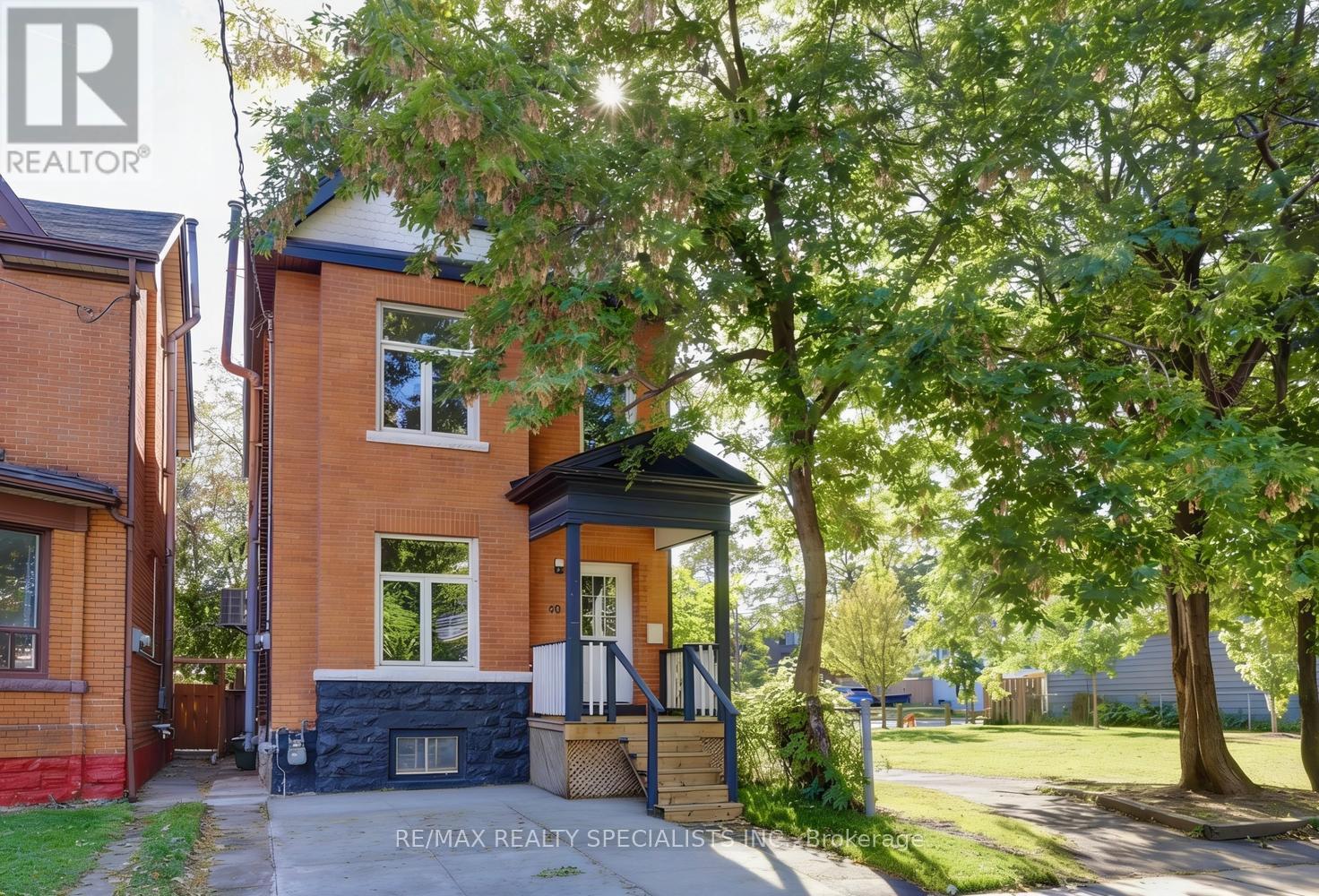 40 Century Street, Hamilton, Ontario L8L 1V8 - Photo 2 - X13641886