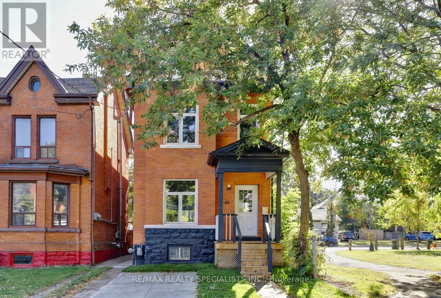 40 CENTURY STREET, Hamilton, Ontario