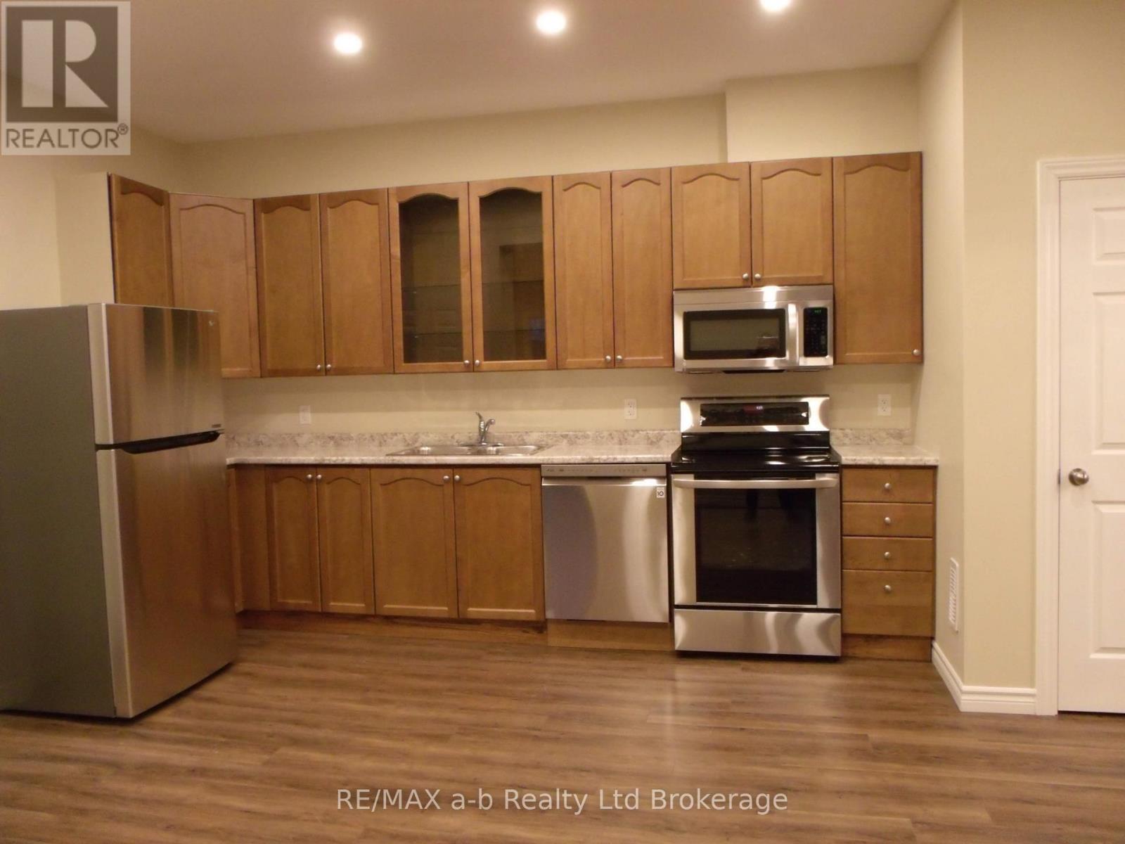5 - 350 DUNDAS STREET, Woodstock, Ontario