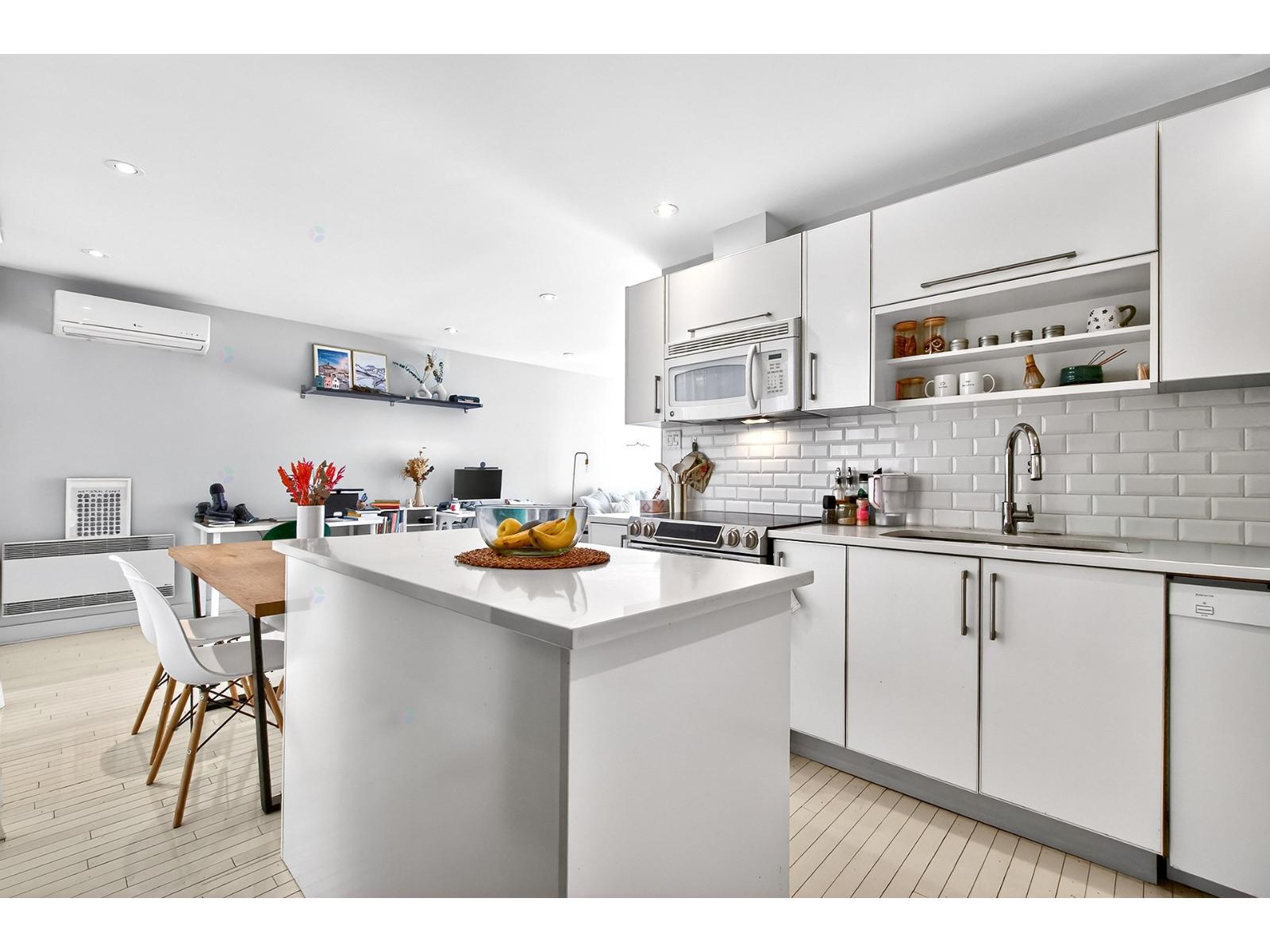 3850 Rue St-André|#202 Montréal (Le Plateau-Mont-Royal) Quebec Canada H2L3V9 3