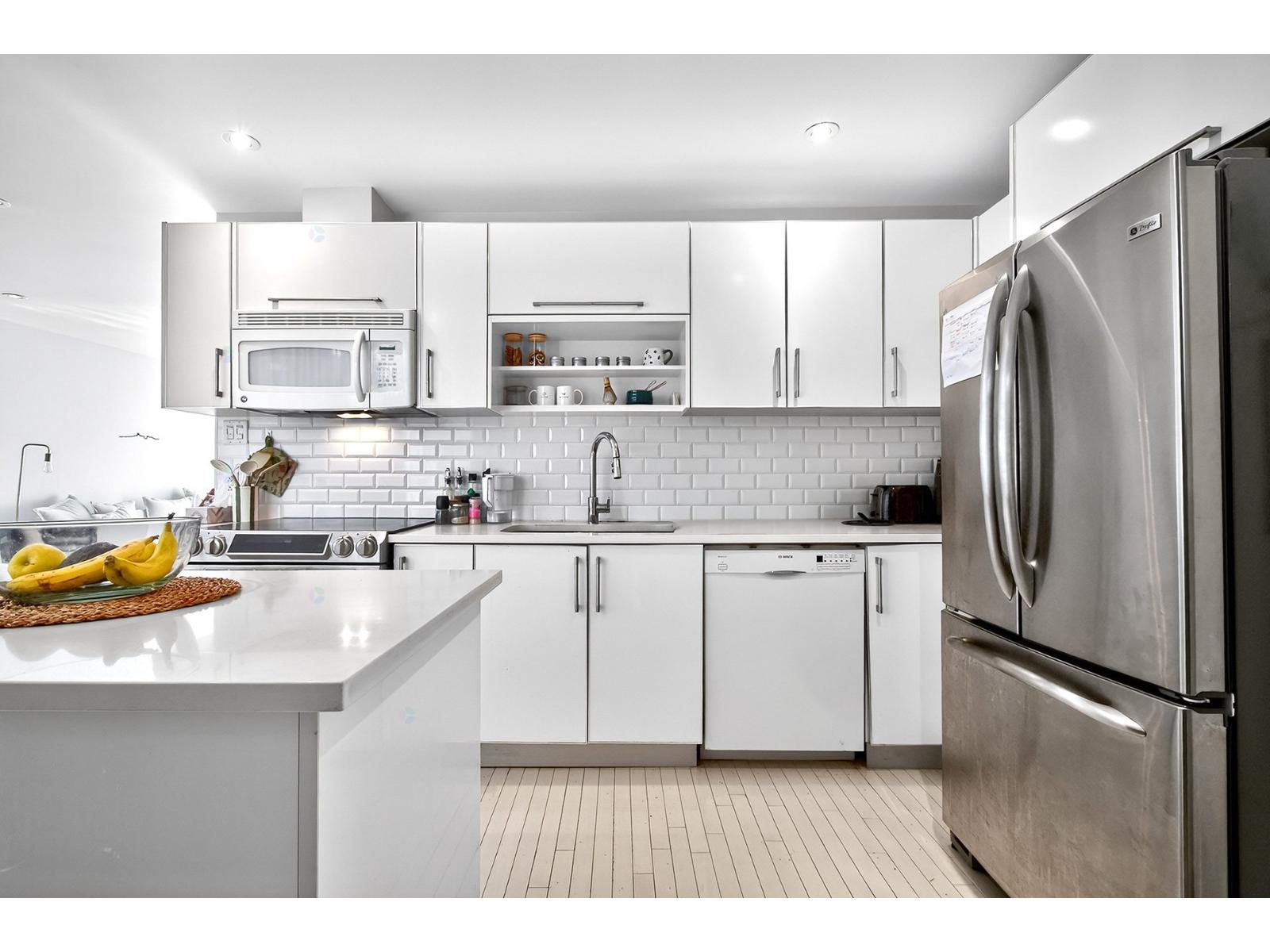 3850 Rue St-André|#202 Montréal (Le Plateau-Mont-Royal) Quebec Canada H2L3V9 4
