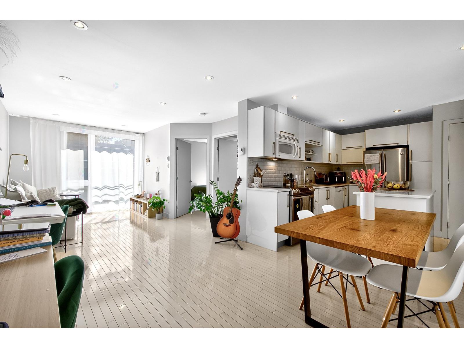 3850 Rue St-André|#202 Montréal (Le Plateau-Mont-Royal) Quebec Canada H2L3V9 2
