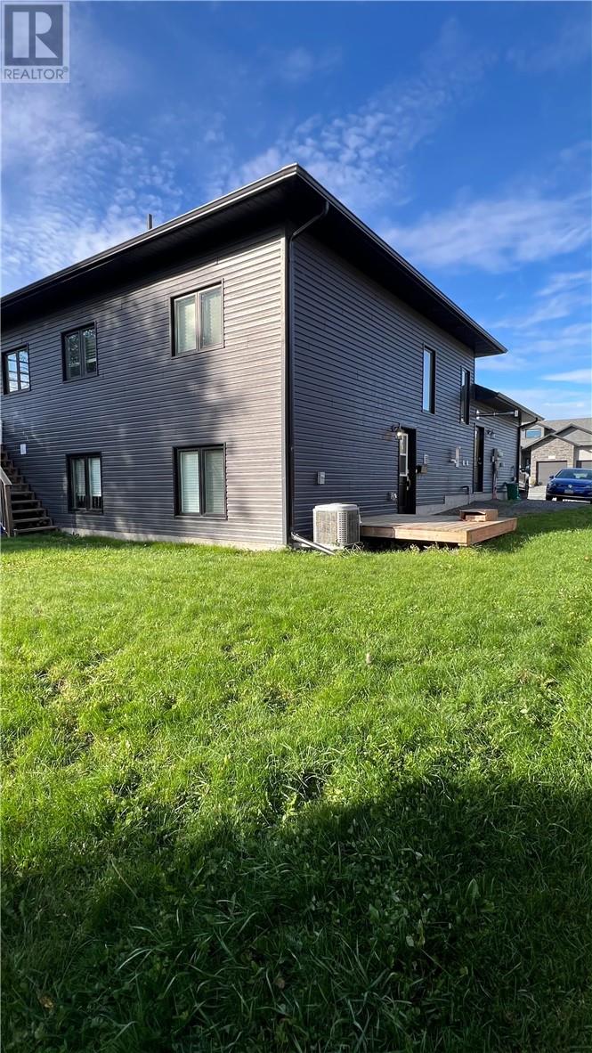 148 Hollybrook Crescent Unit# Lower, Azilda, Ontario