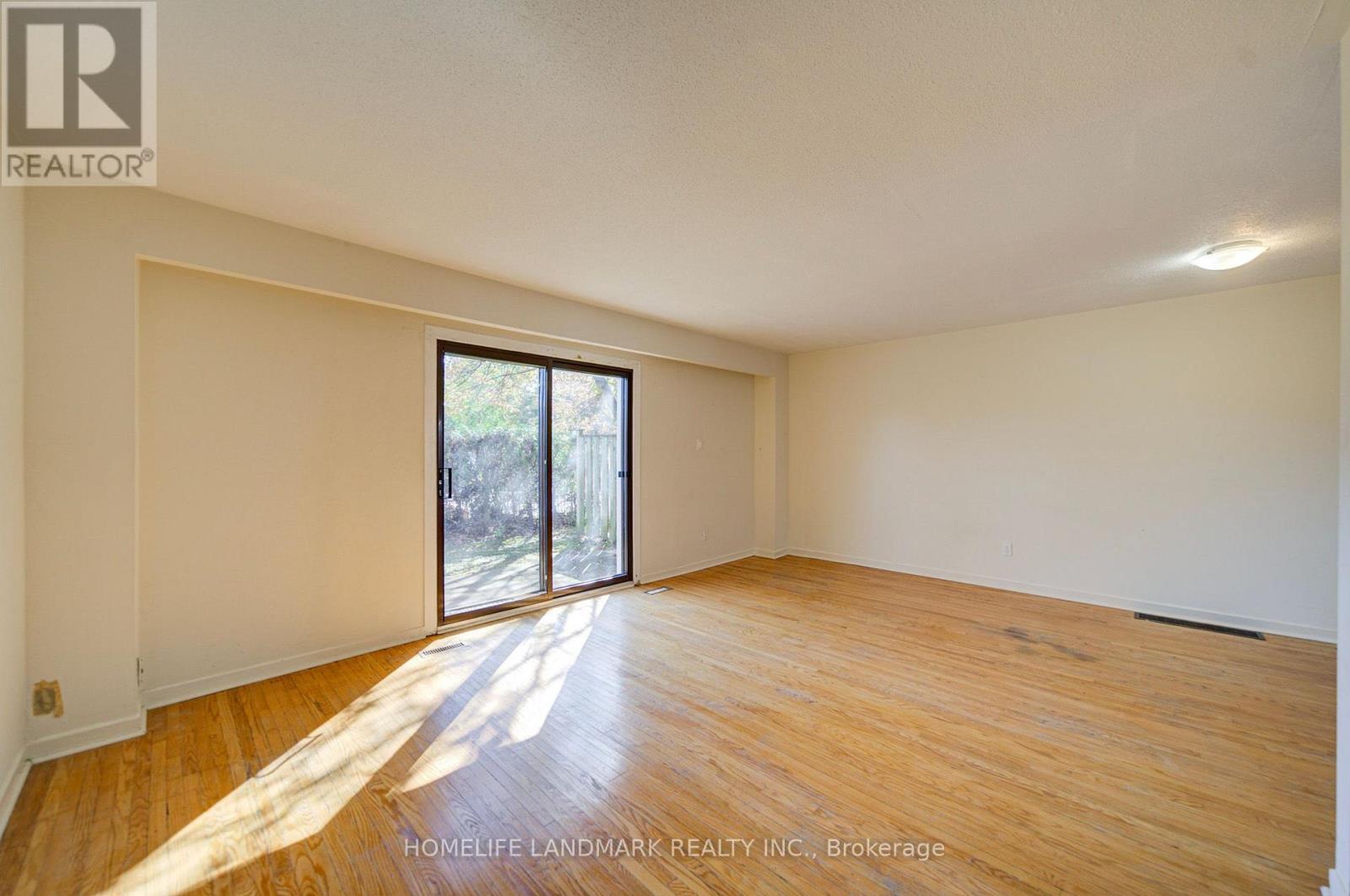 110 Purpledusk Trail, Toronto, Ontario  M1E 4E1 - Photo 11 - E13868622