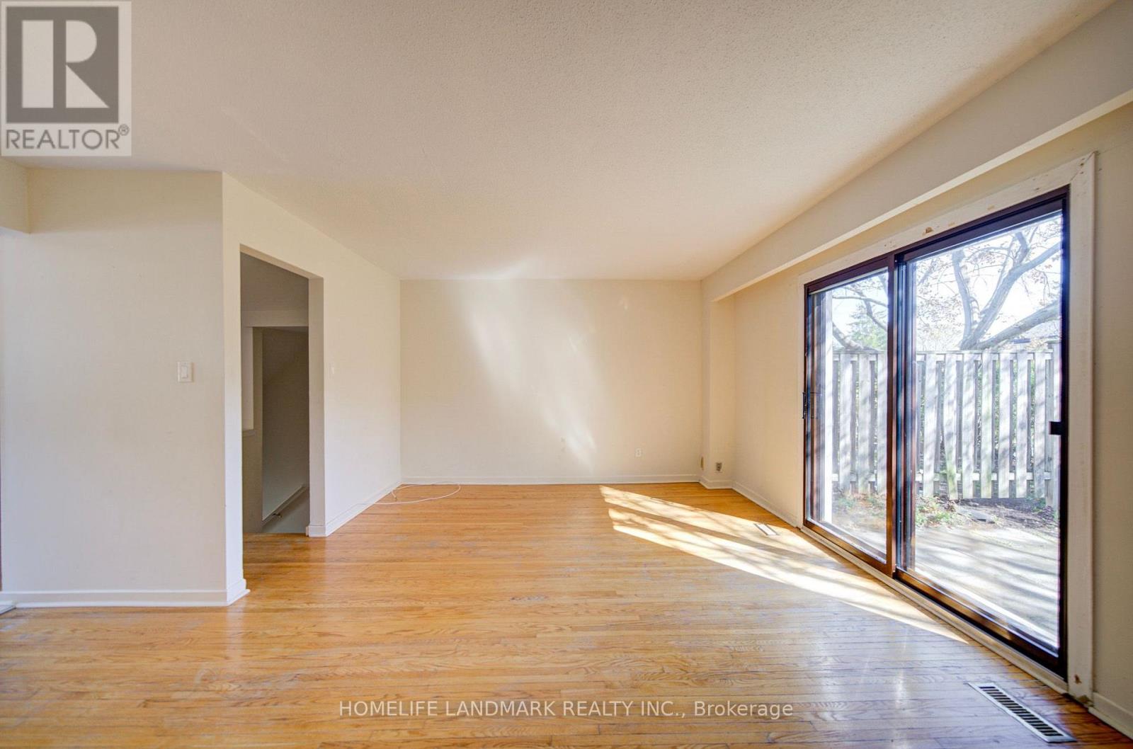 110 Purpledusk Trail, Toronto, Ontario  M1E 4E1 - Photo 7 - E13868622