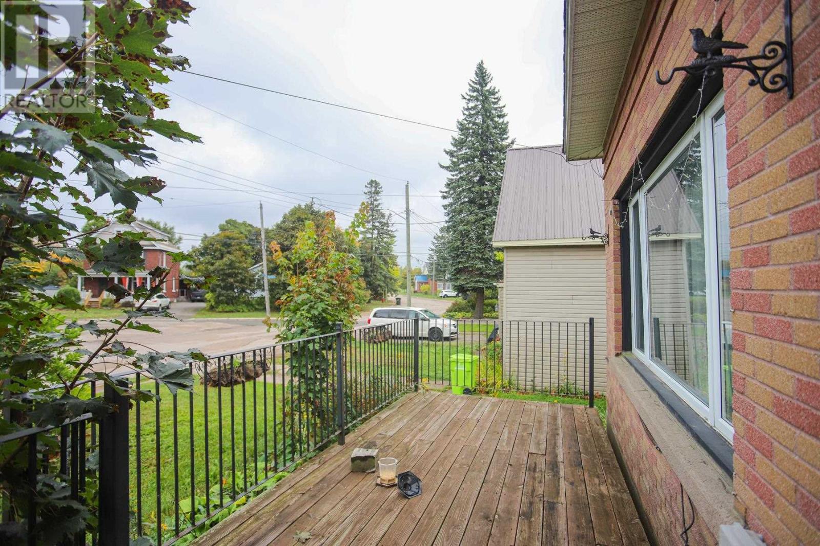 119 Salisbury Ave, Sault Ste Marie, Ontario  P6B 1M3 - Photo 3 - SM262797