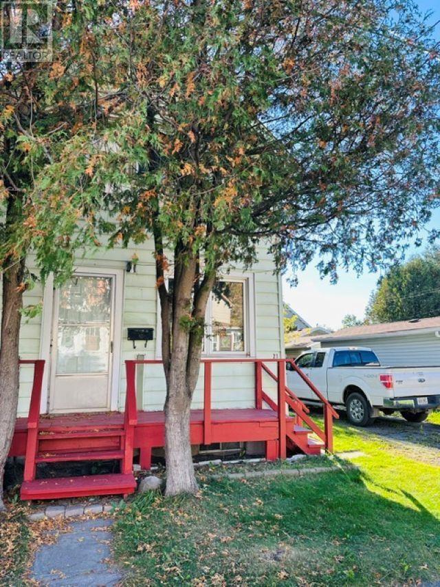 23 Edinburgh St, Sault Ste Marie, Ontario  P6A 1K8 - Photo 1 - SM262799