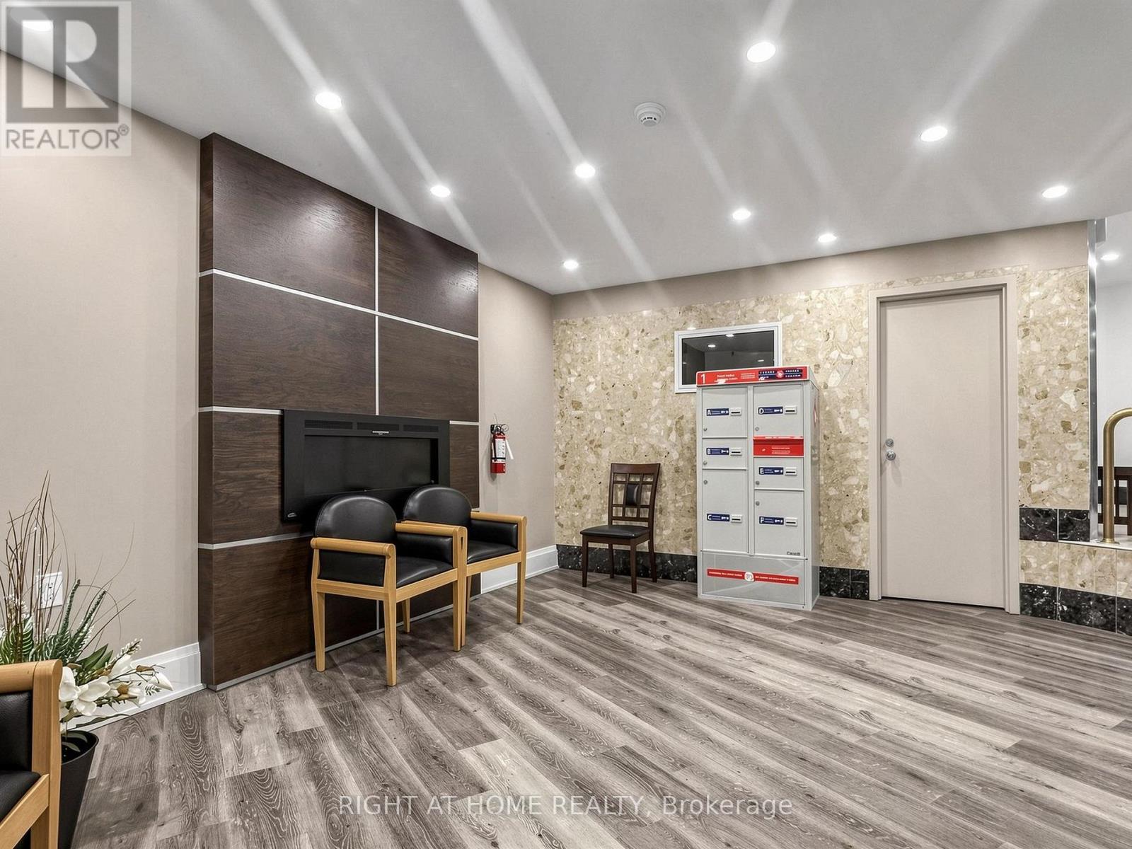 915 - 5 Vicora Linkway Way, Toronto, Ontario  M3C 1A5 - Photo 11 - C13872442