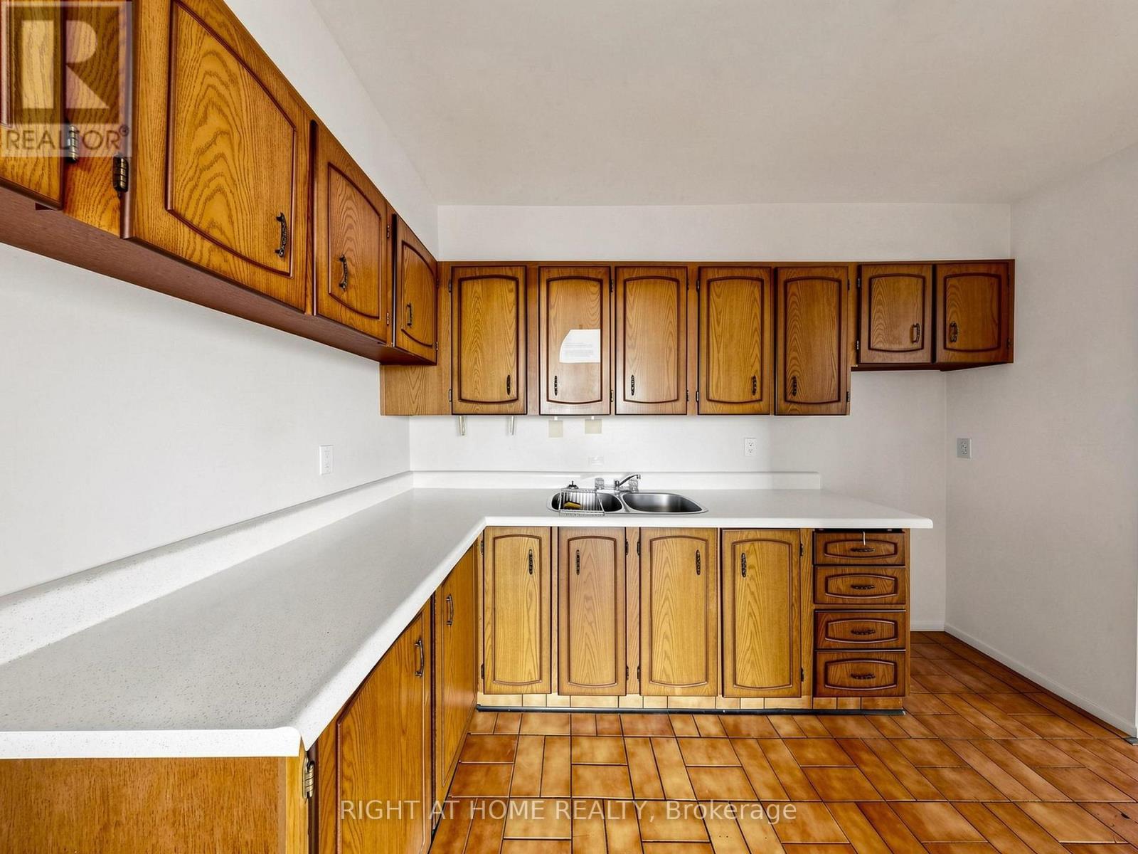 915 - 5 Vicora Linkway Way, Toronto, Ontario  M3C 1A5 - Photo 20 - C13872442