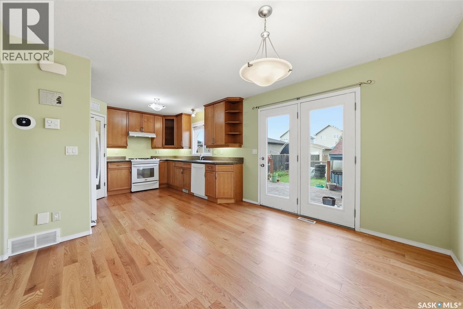 110 East Hampton Boulevard, Saskatoon, Saskatchewan  S7R 0A8 - Photo 7 - SK050568
