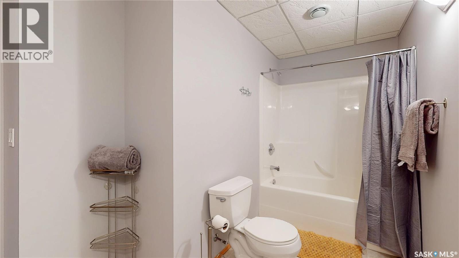 1 Pompano Bay, Pilot Butte, Saskatchewan  S4L 1B7 - Photo 49 - SK050509
