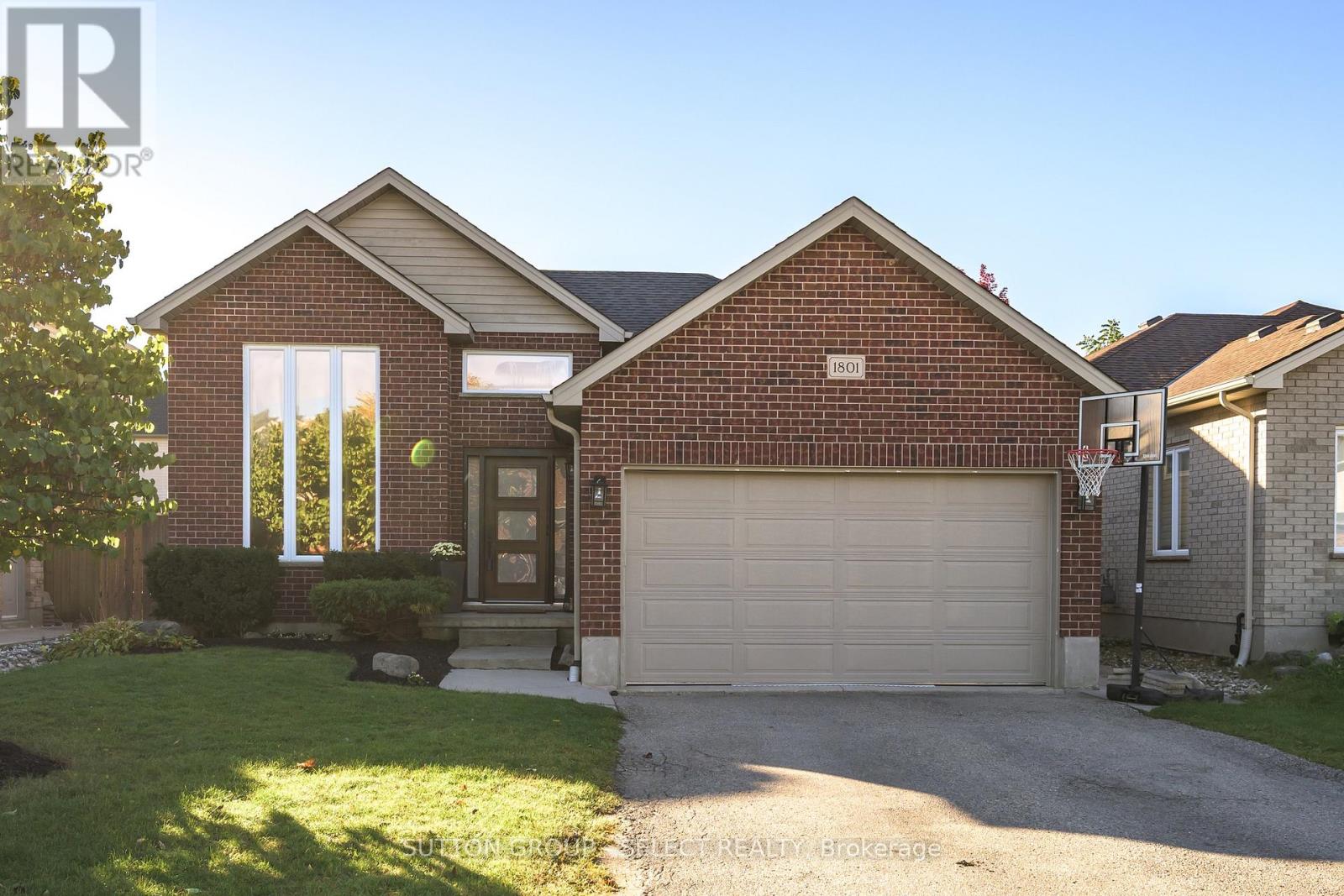 1801 Seymour Crescent, London North, Ontario  N6G 5N4 - Photo 1 - X13872302