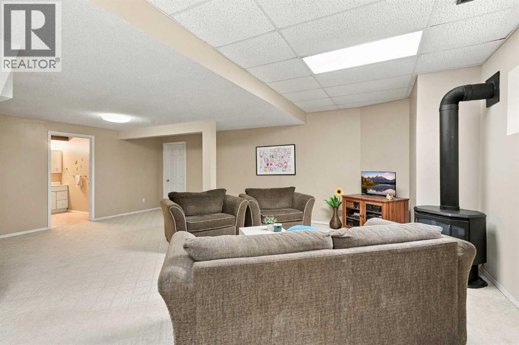 21 Mt Robson Close SE, Calgary, Alberta  T2Z 2B8 - Photo 33 - A2349441