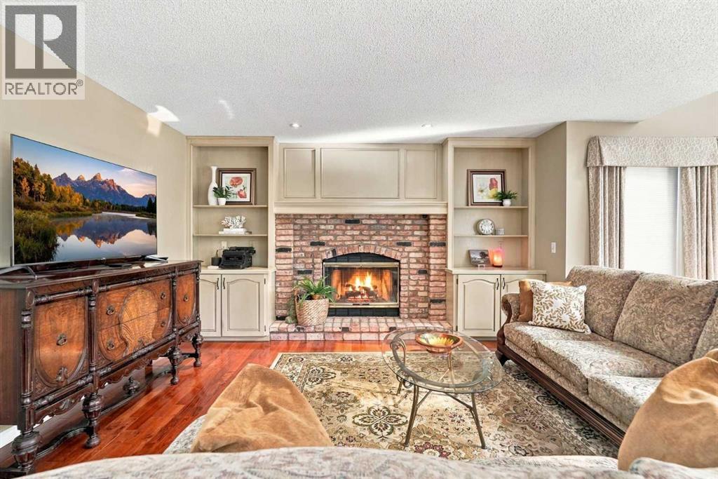 21 Mt Robson Close SE, Calgary, Alberta  T2Z 2B8 - Photo 7 - A2349441